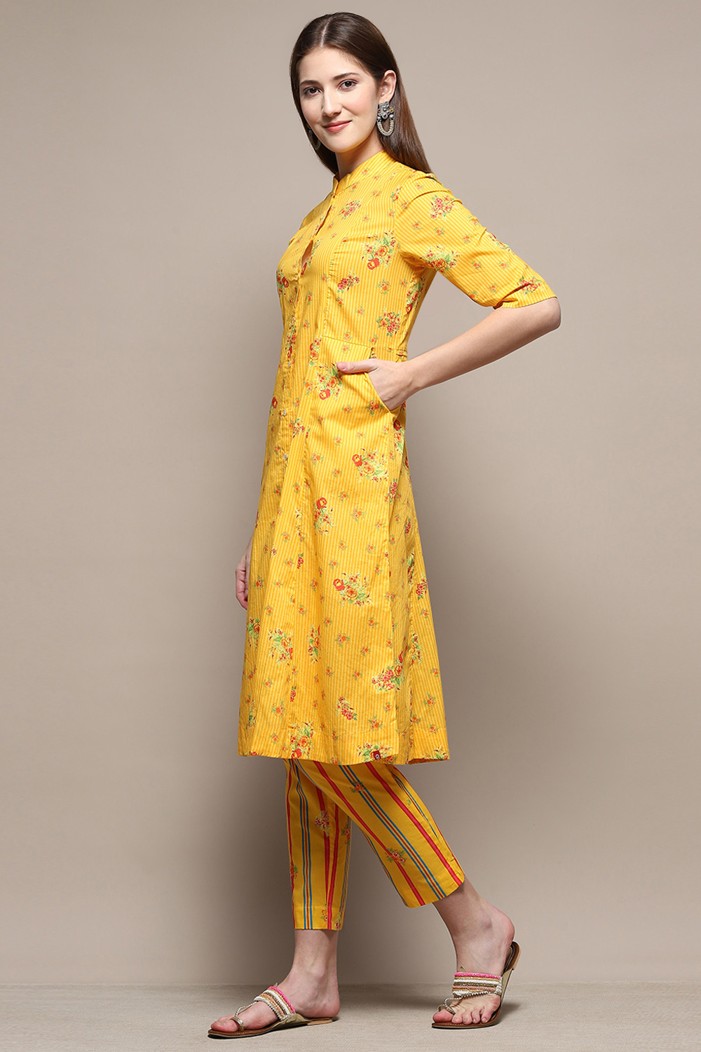 Beige Linen Straight Kurta Slim Pants Suit Set image number 3