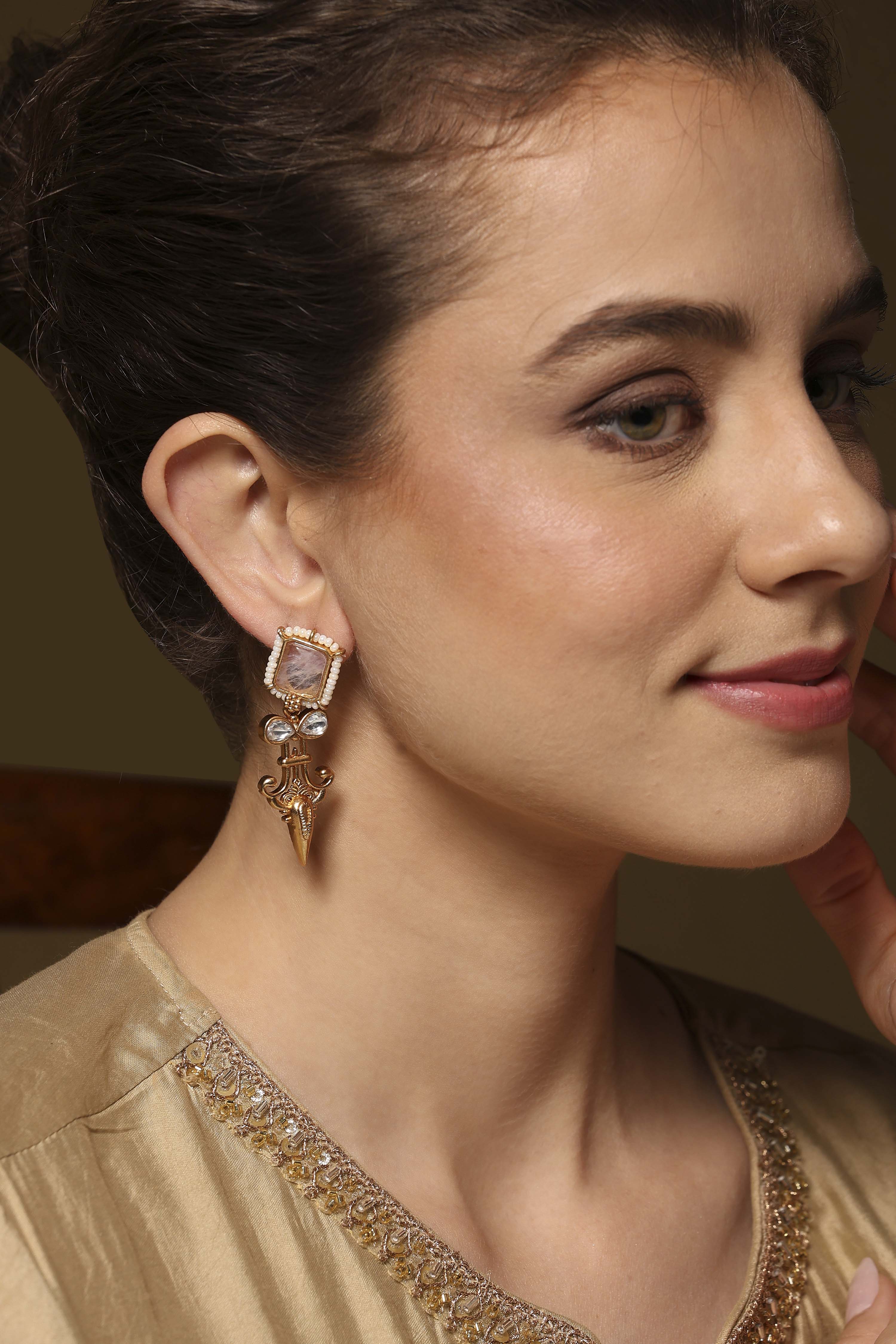 Gold Embellished Earrings image number 1