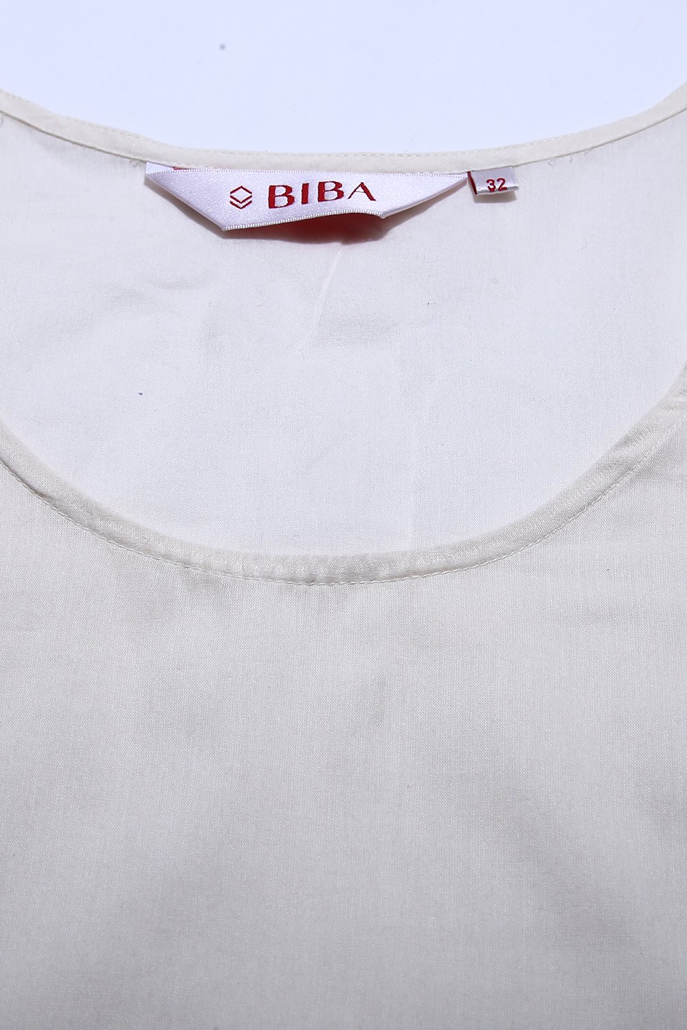 Off White Art Silk Cotton Chikankari Embroidered Kurta image number 2