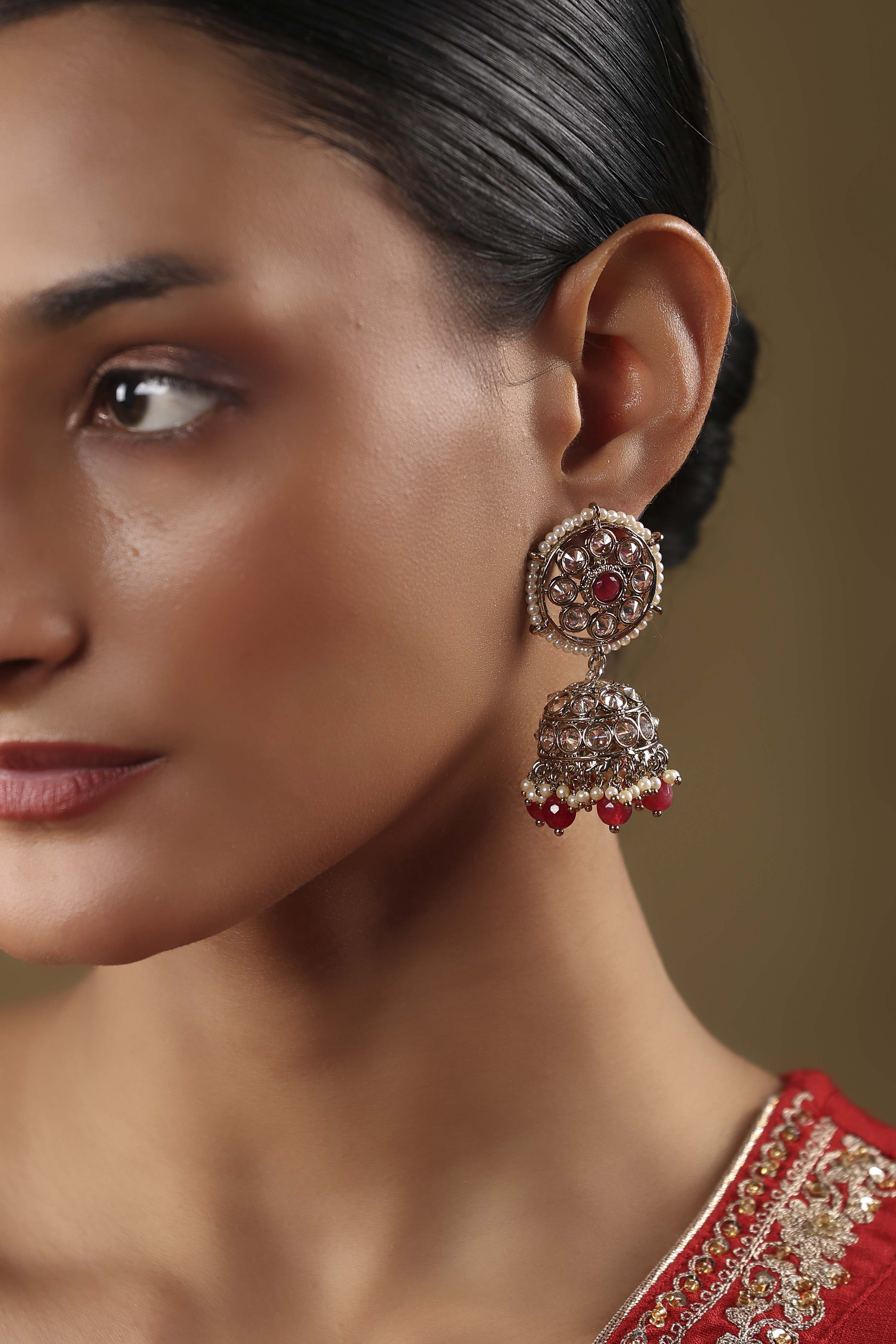 Red Pearl Earrings image number 1