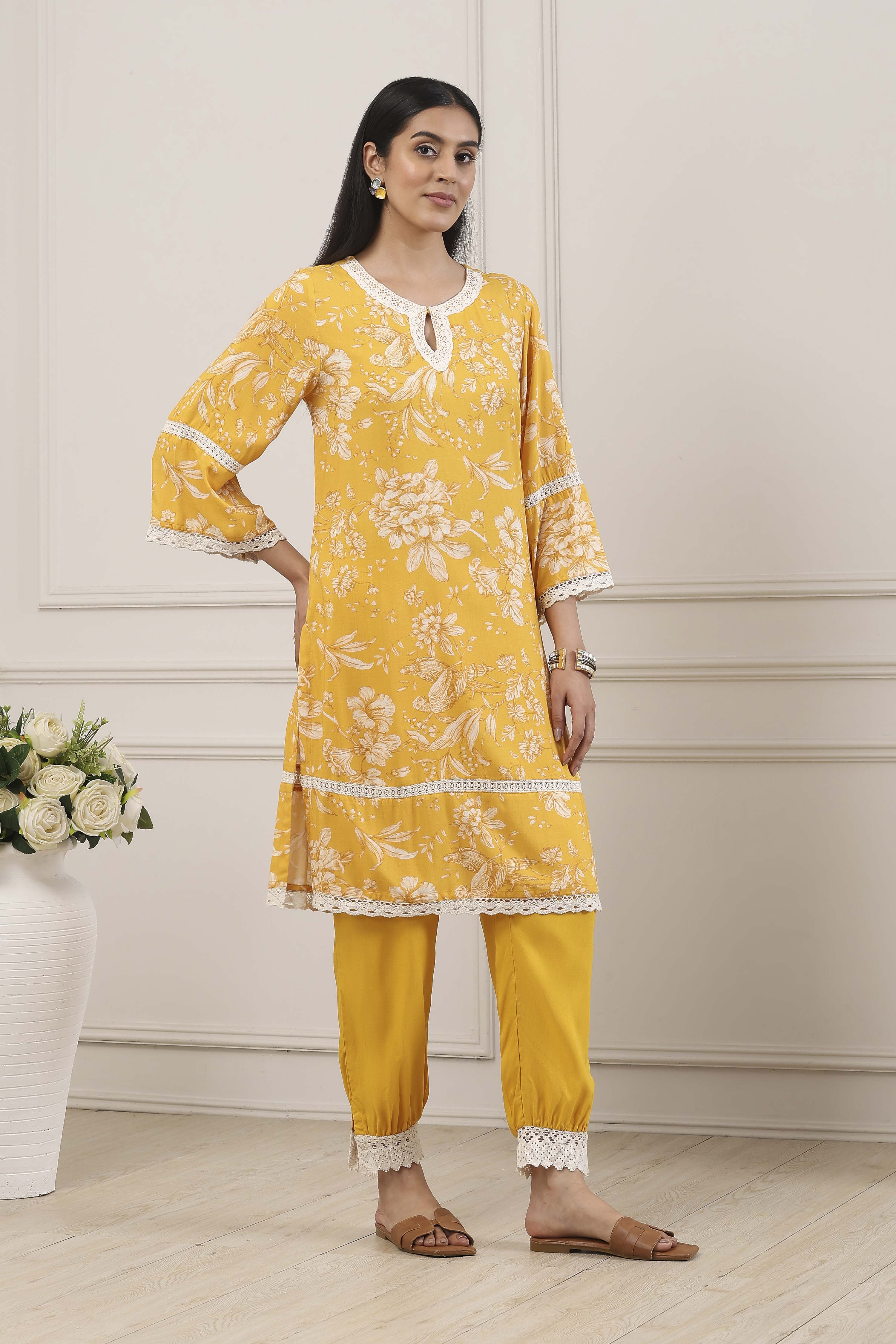 Red Floral Lace Work Straight Suit Set image number 5