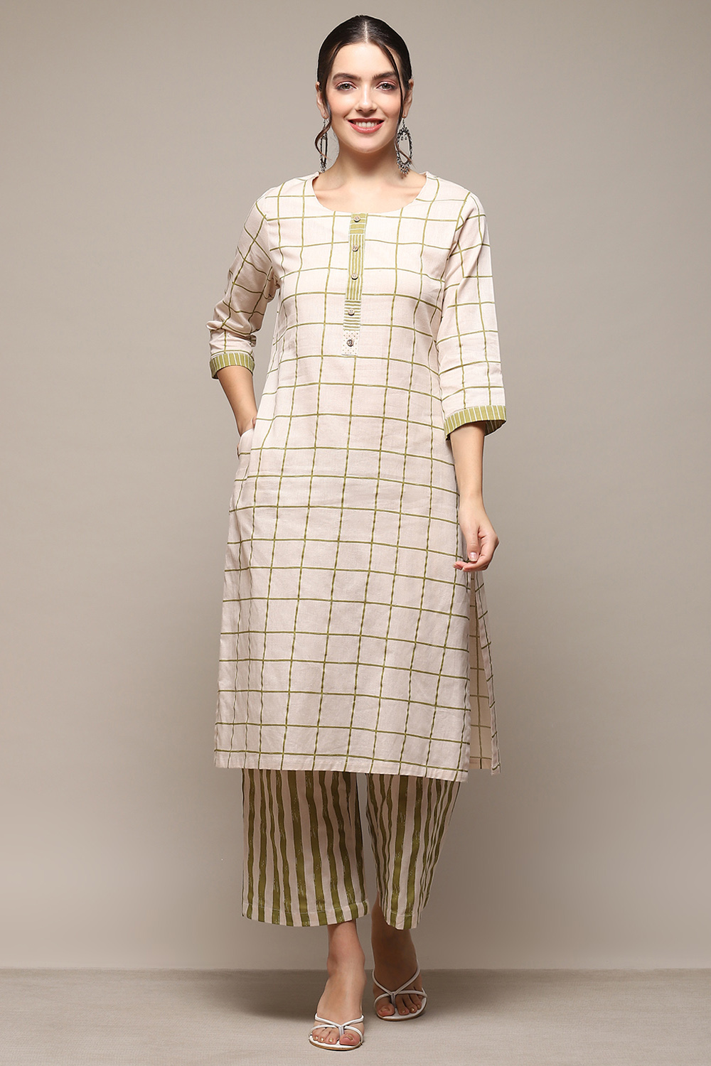 Green Cotton Flax Straight Kurta Palazzo Suit Set image number 6