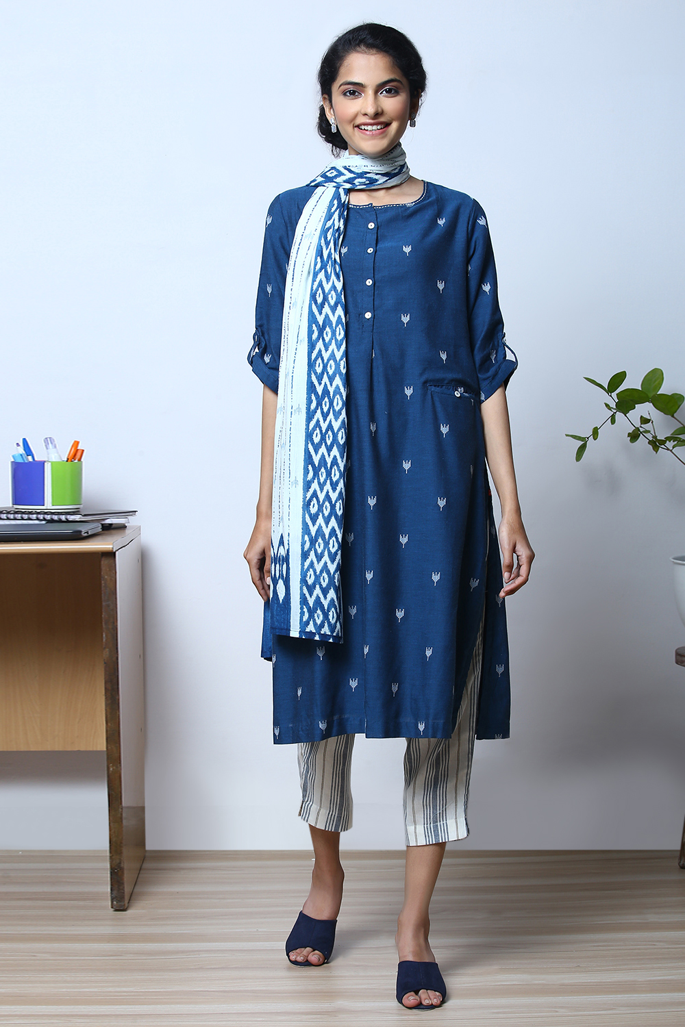 Navy Blue Cotton Straight Kurta Slim Pant Suit Set image number 2