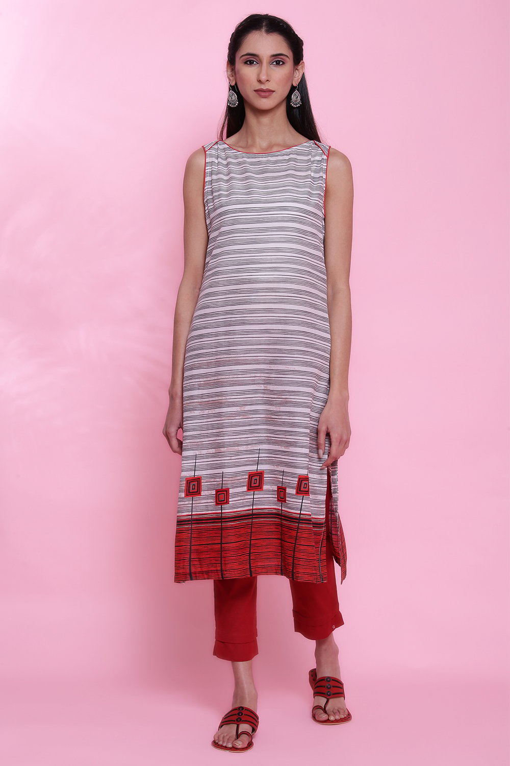 Off White Cotton Sleeveless Printed Kurta image number 5