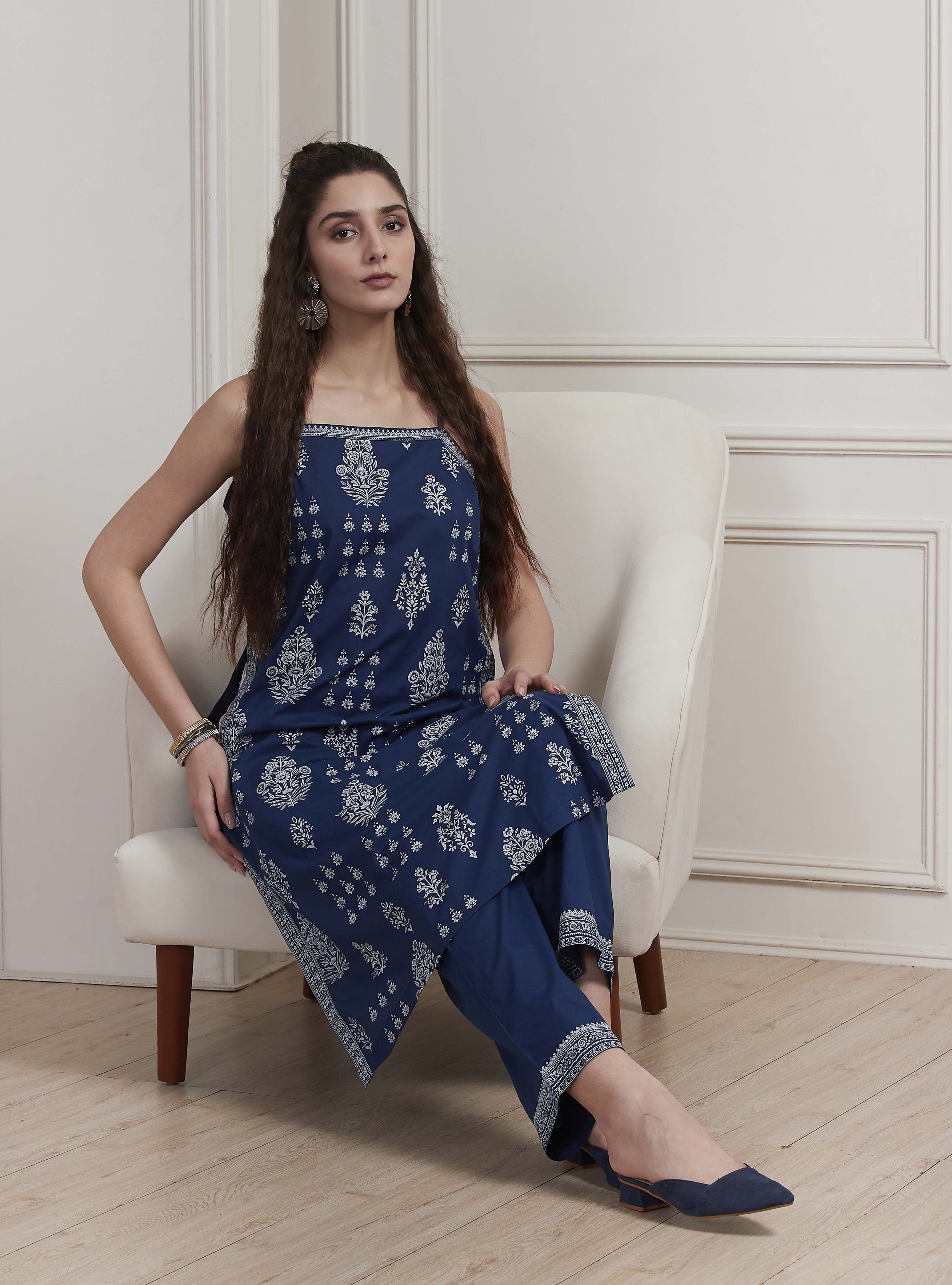 Green Cotton Ethnic Motif Printed Straight Suit Set image number 0