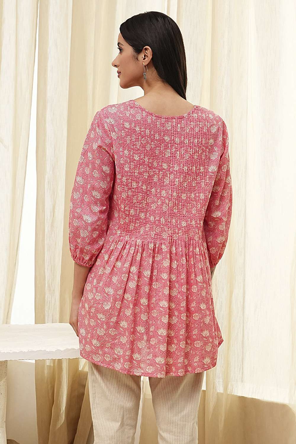 Coral Cotton Pleated Short Kurta image number 3