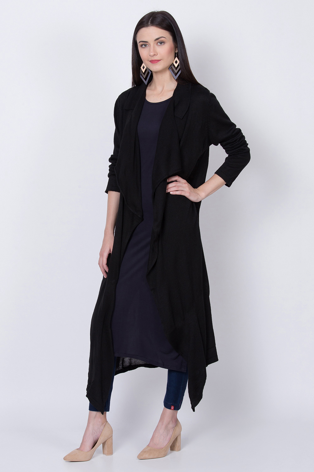 Black Woolen Front Open Solid Shrug image number 3