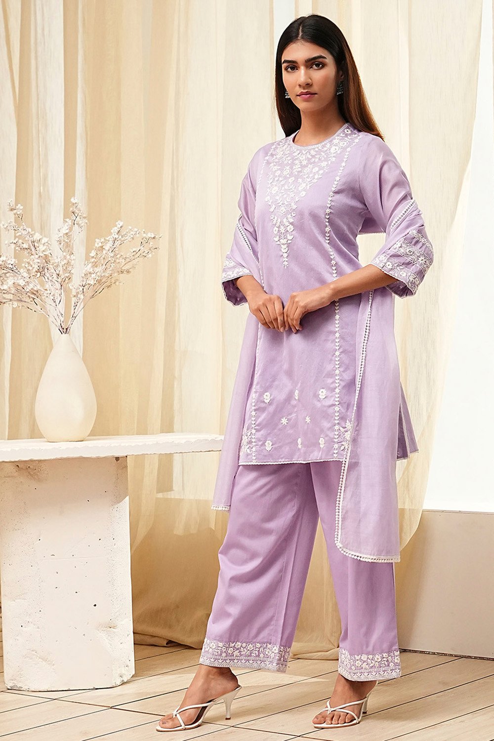 Lavender Cotton Silk Embroidered Straight Suit Set image number 3