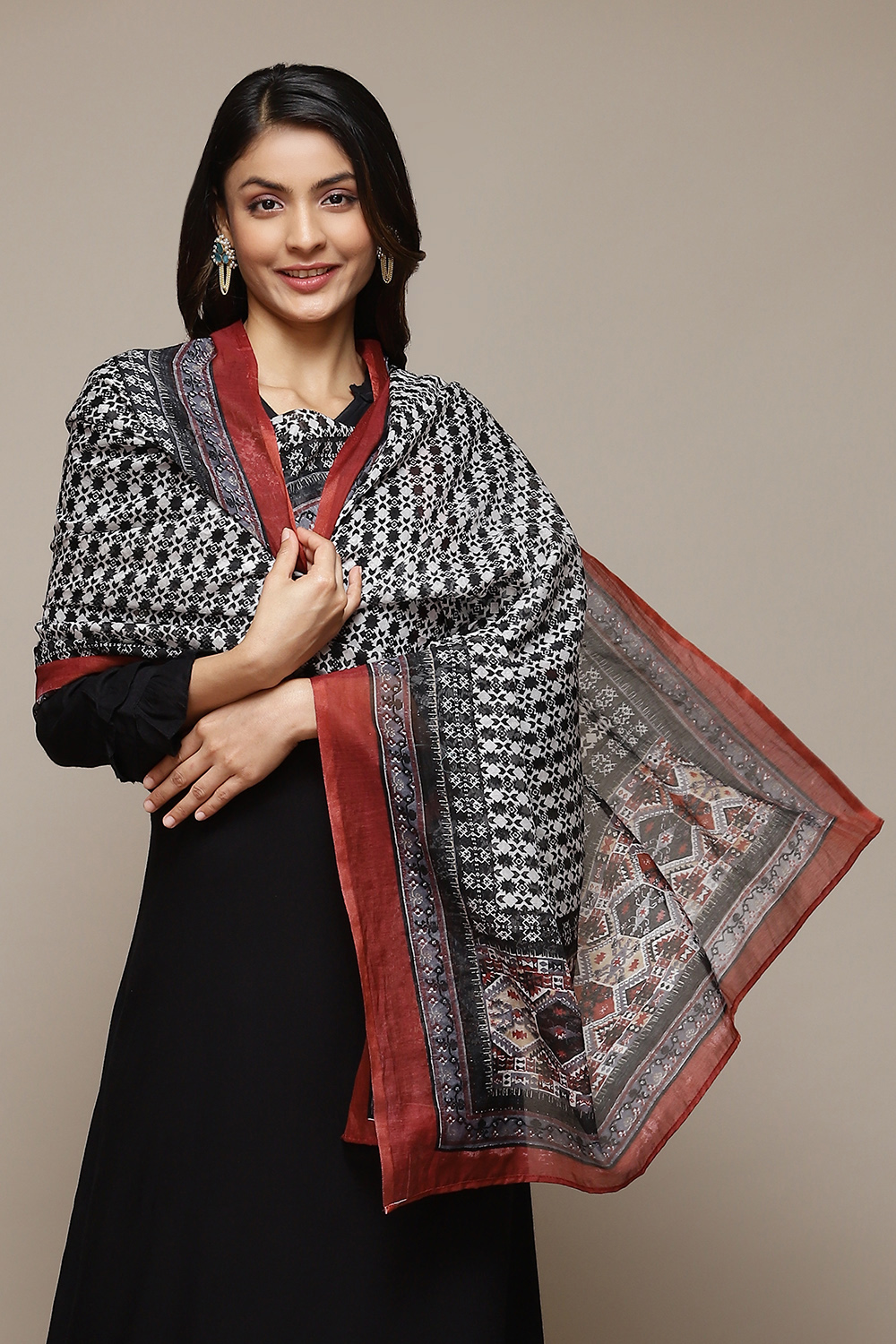 Black & White Cotton Blend Dupatta image number 1