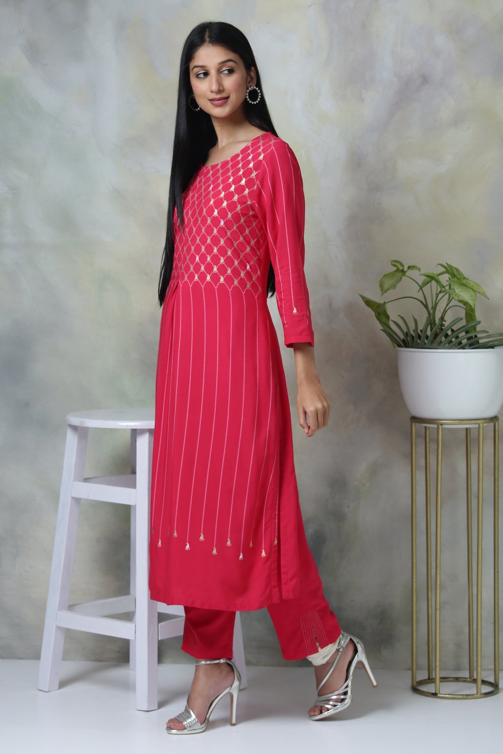 Fuchsia Rayon Straight Kurta Pants Set image number 3