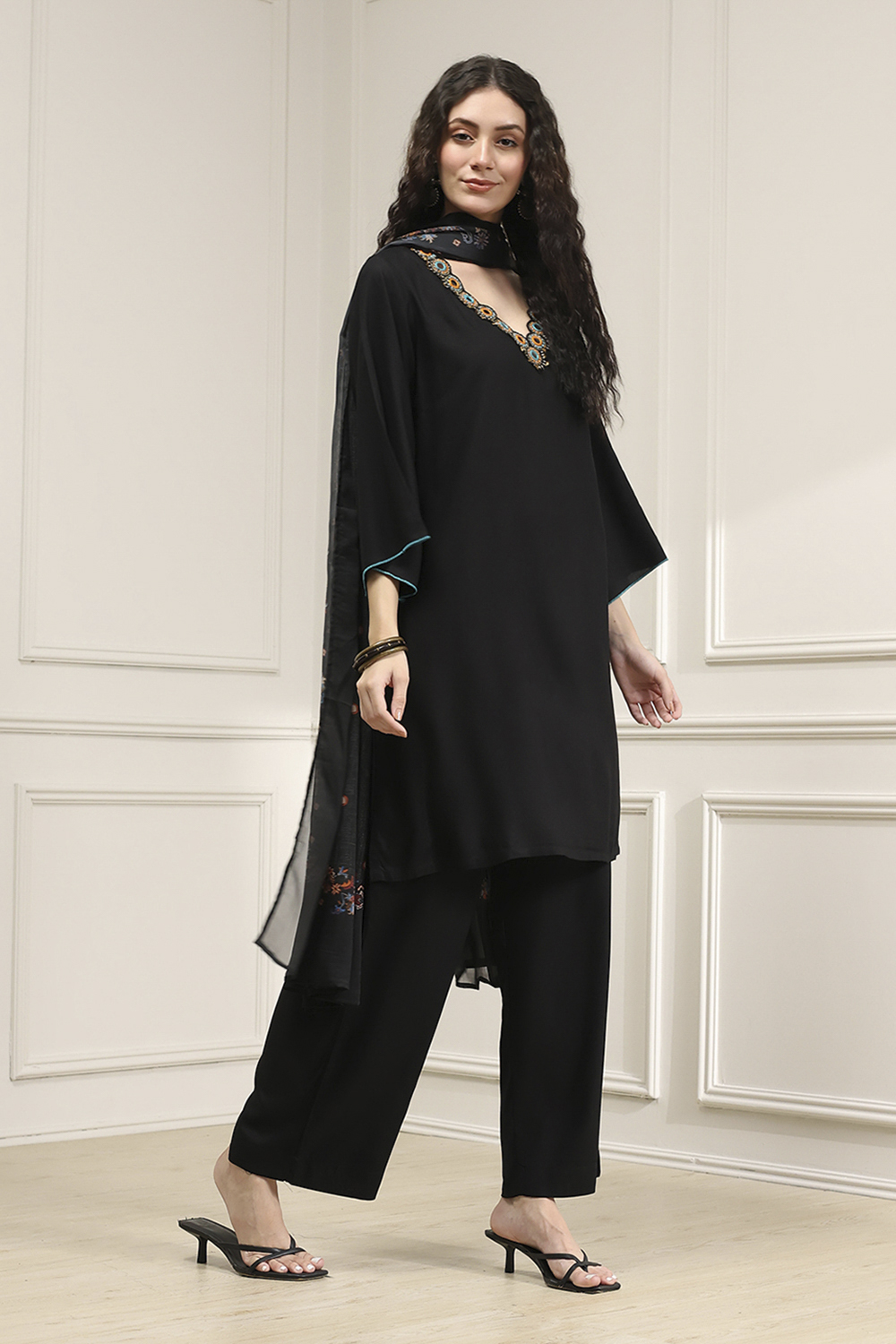 Black Solid Relaxed Straight Suit Set image number 5