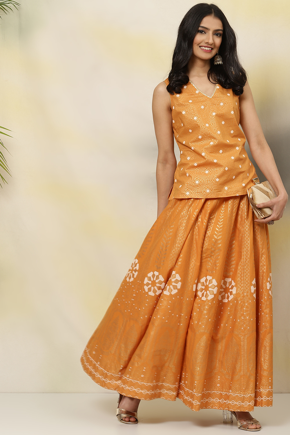 Short kurtis for online skirts