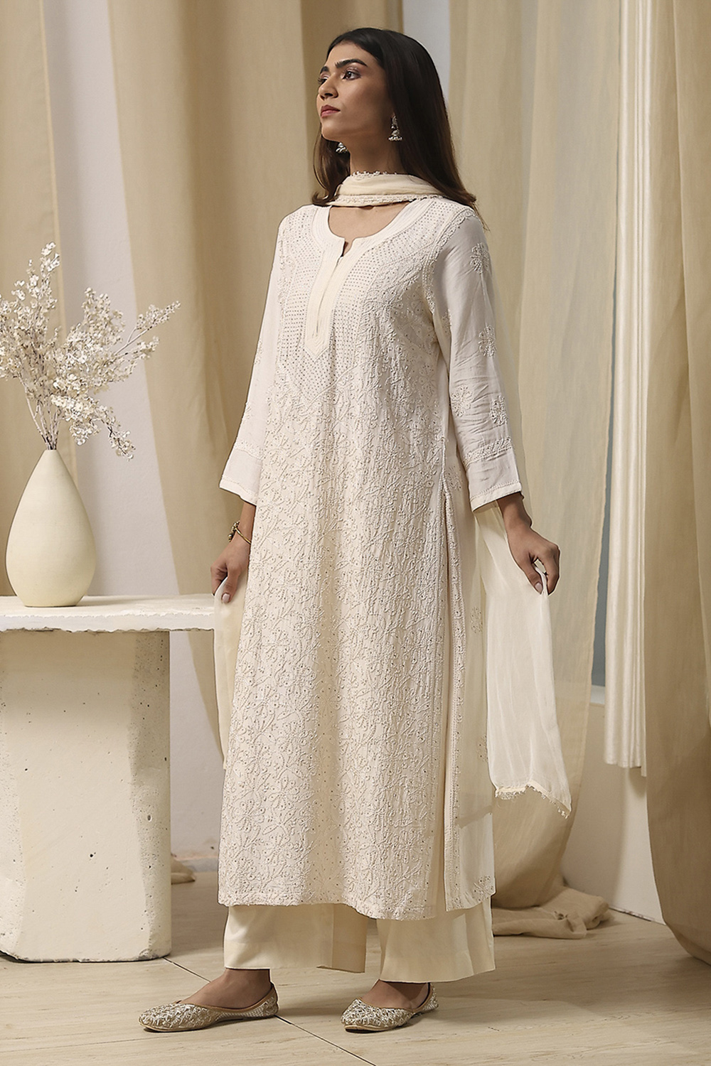 Off-White Modal Chikankari Straight Suit Set image number 3