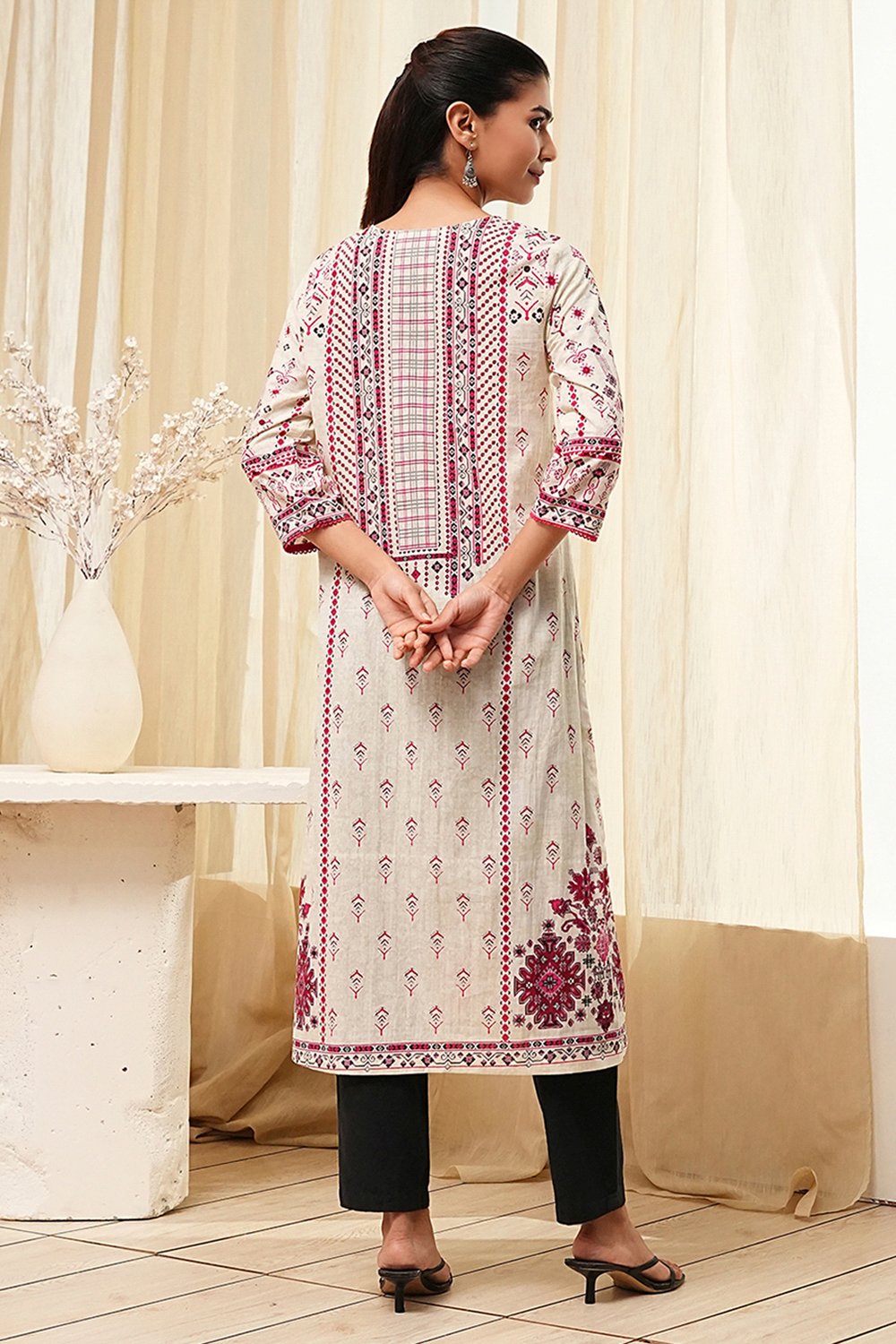 Off-White and Blue Cotton Straight Kurta image number 3