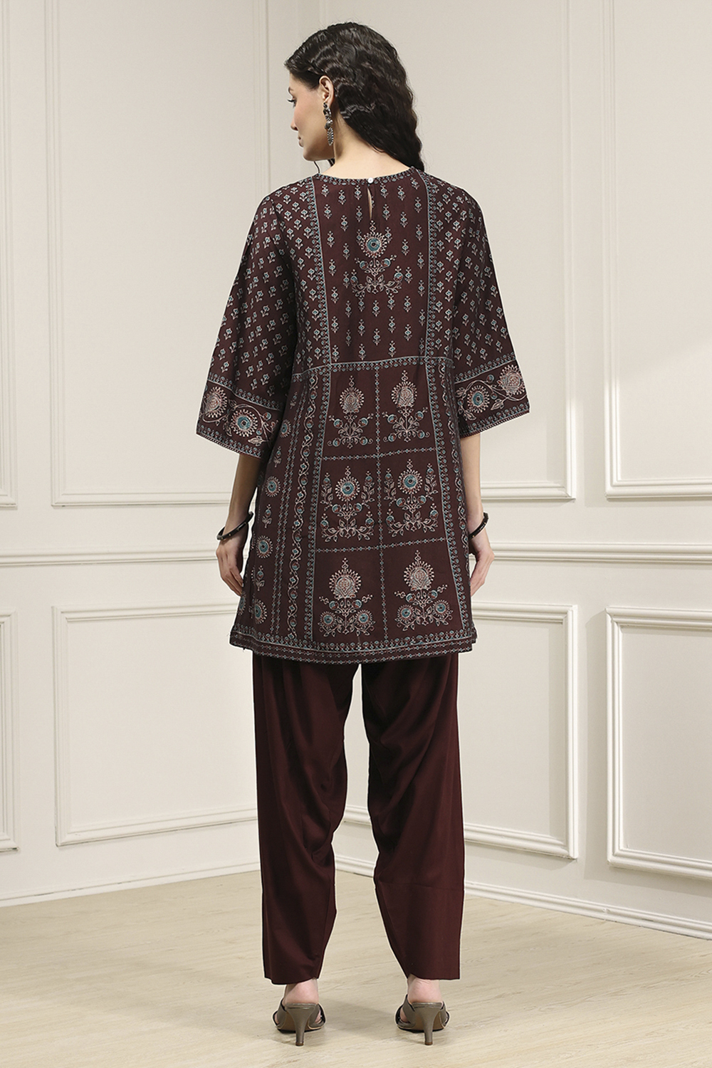 Brown Printed Straight Suit Set image number 4