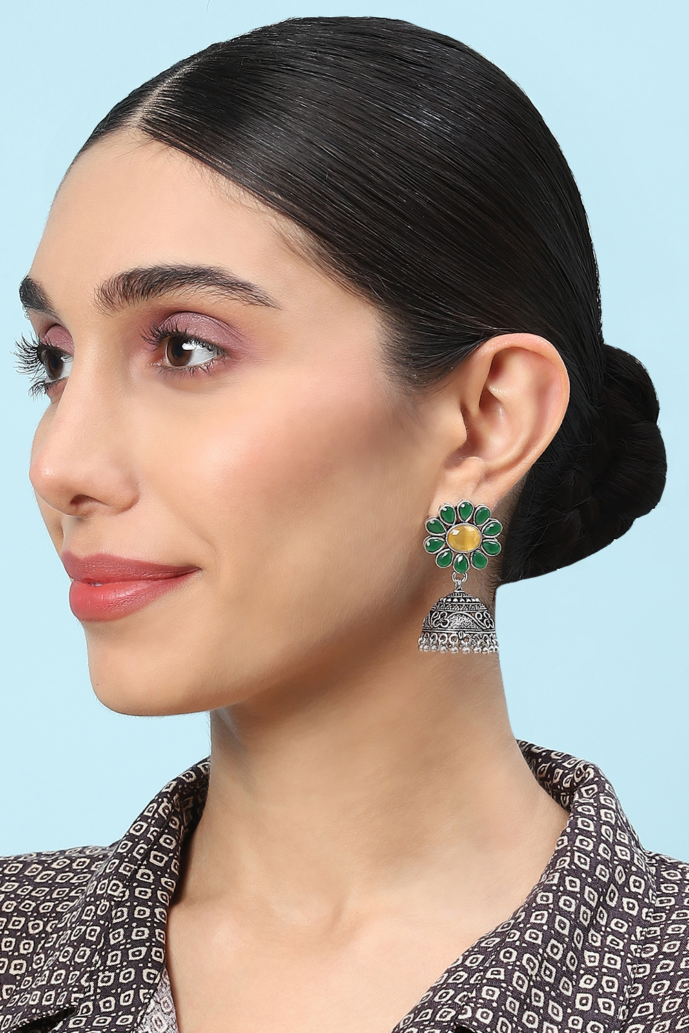 Oxidised Green Brass Earrings image number 3
