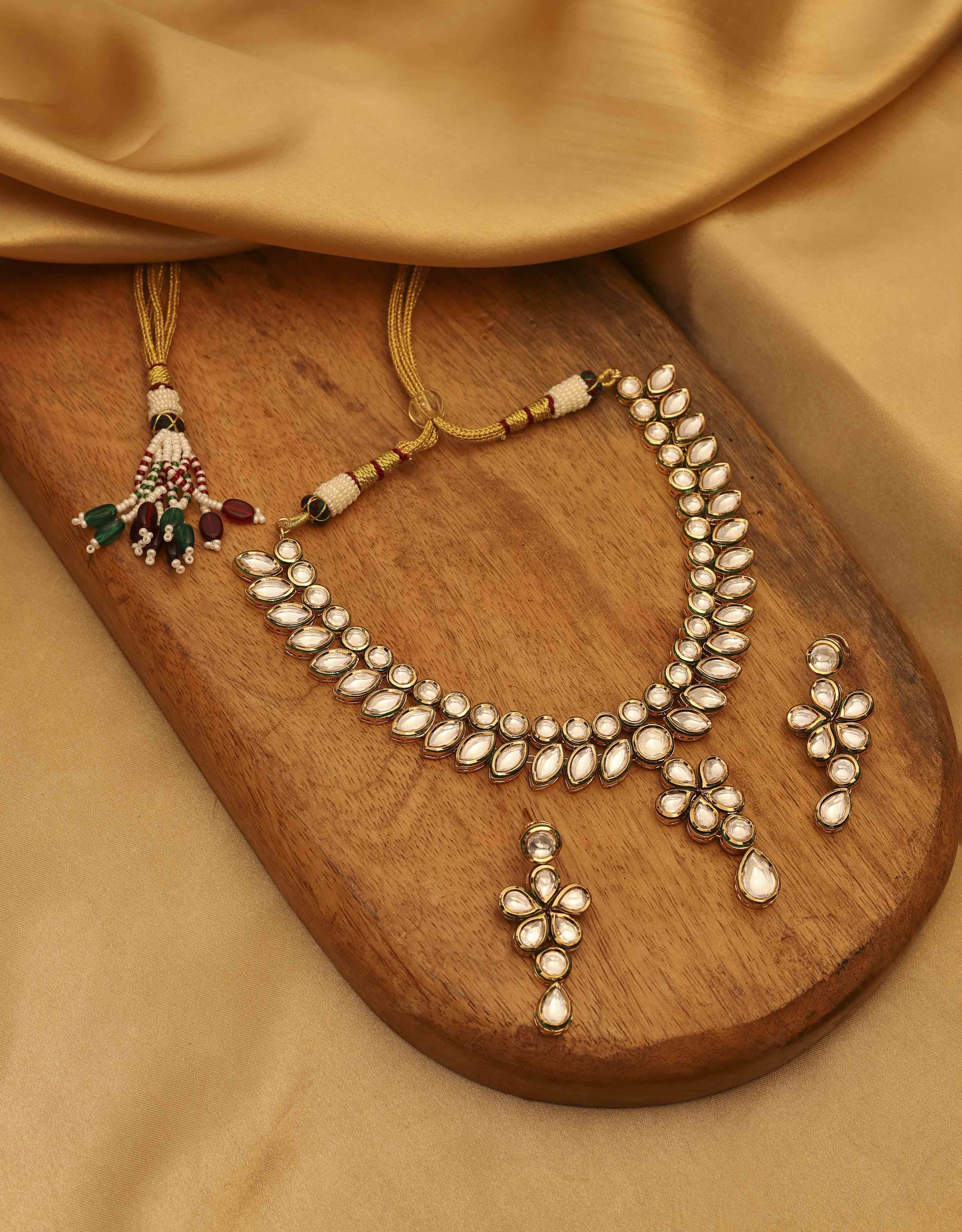 Gold Plated Brass Kundan-Style Necklace Set image number 0