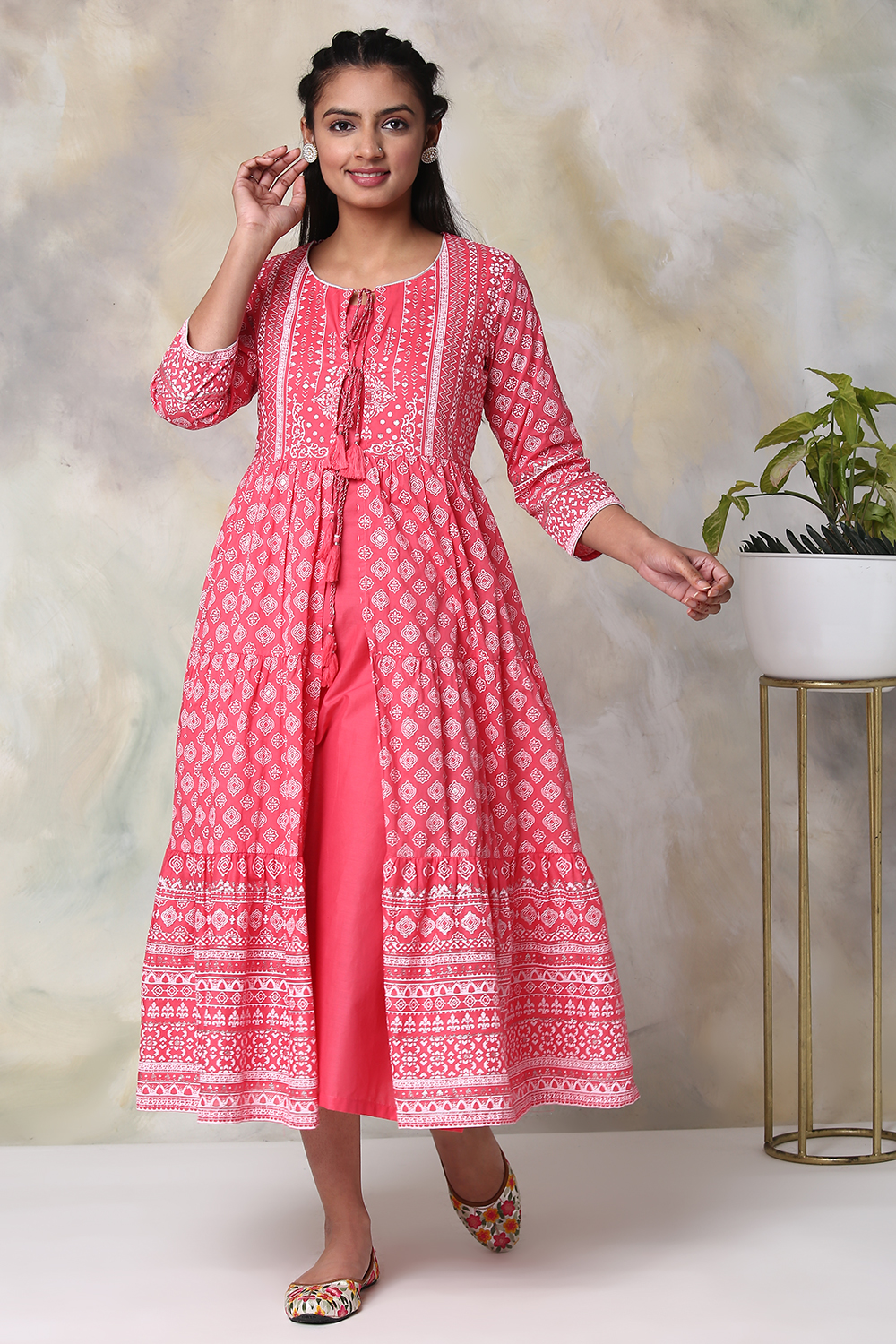 Yellow Cotton Double Layered Printed Kurta Dress image number 5