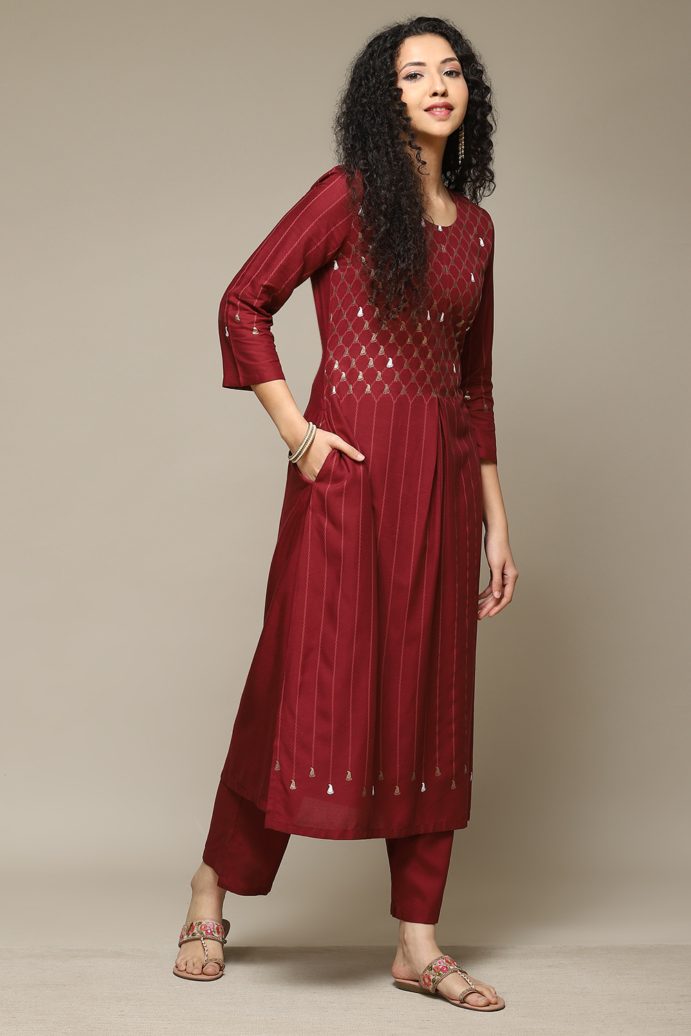 Maroon Rayon Straight Kurta Pants Suit Set image number 5