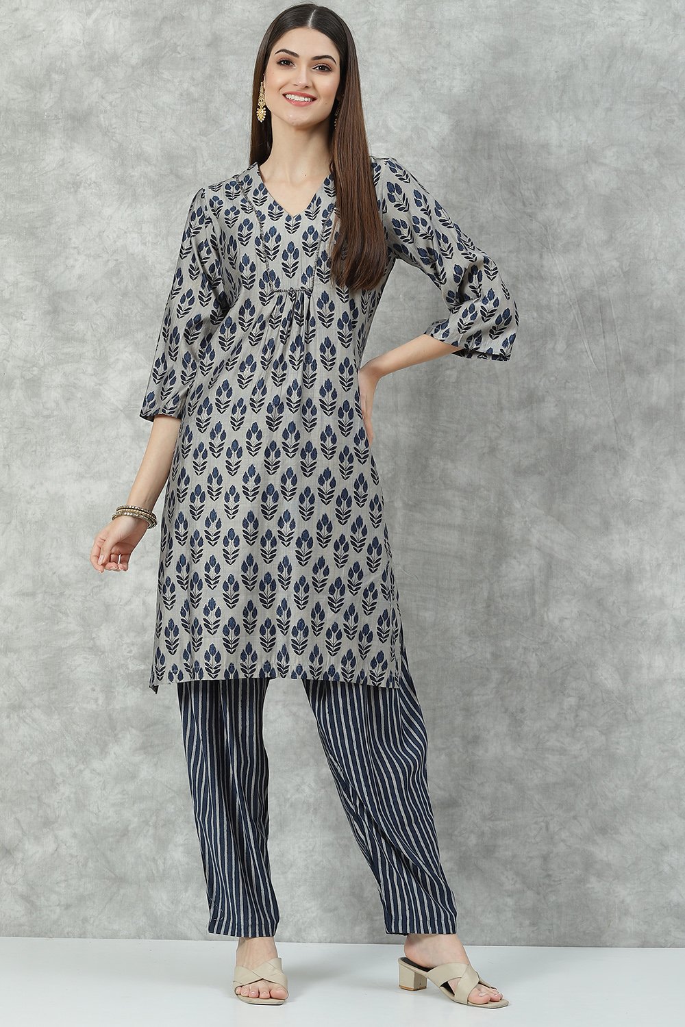 Maroon Poly Viscose Flared Printed Kurta Set image number 0