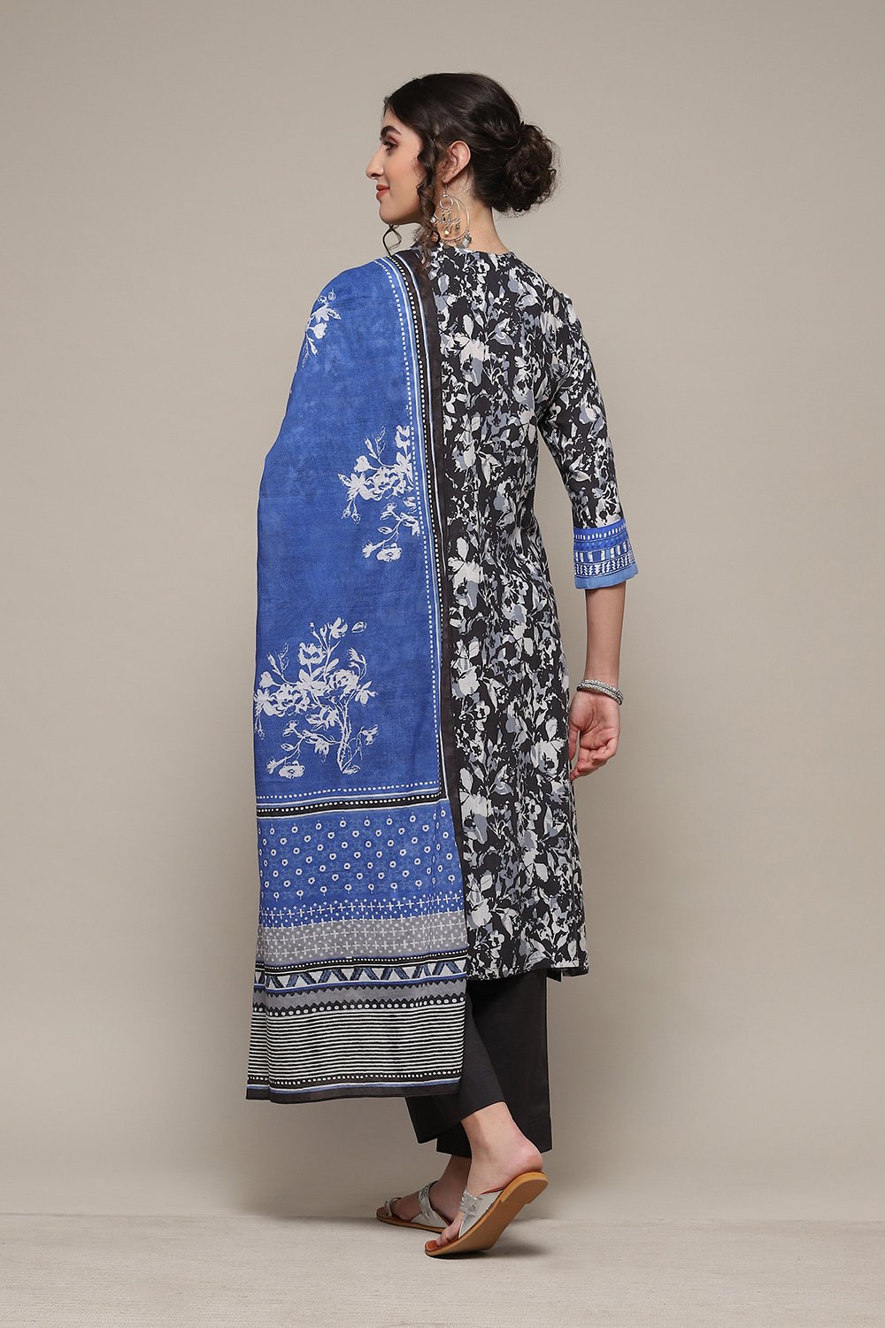 Charcoal LIVA Straight Printed Kurta Narrow Palazzo Suit Set image number 4