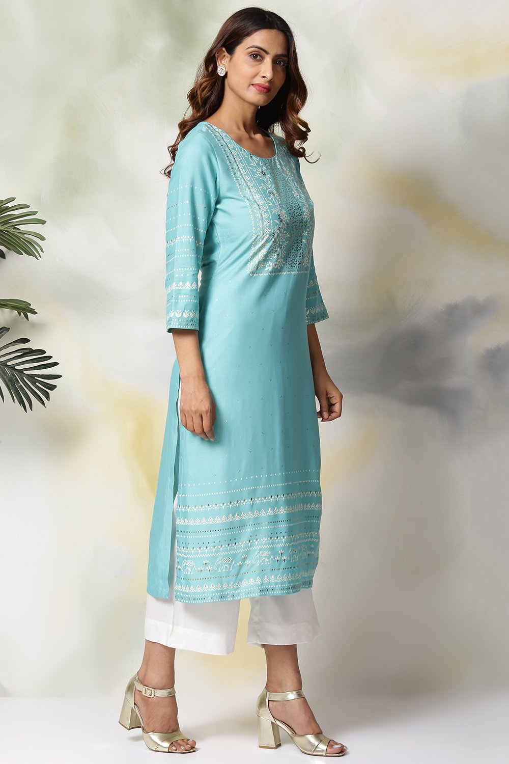 Green Rayon Straight Kurta Pants Set image number 5