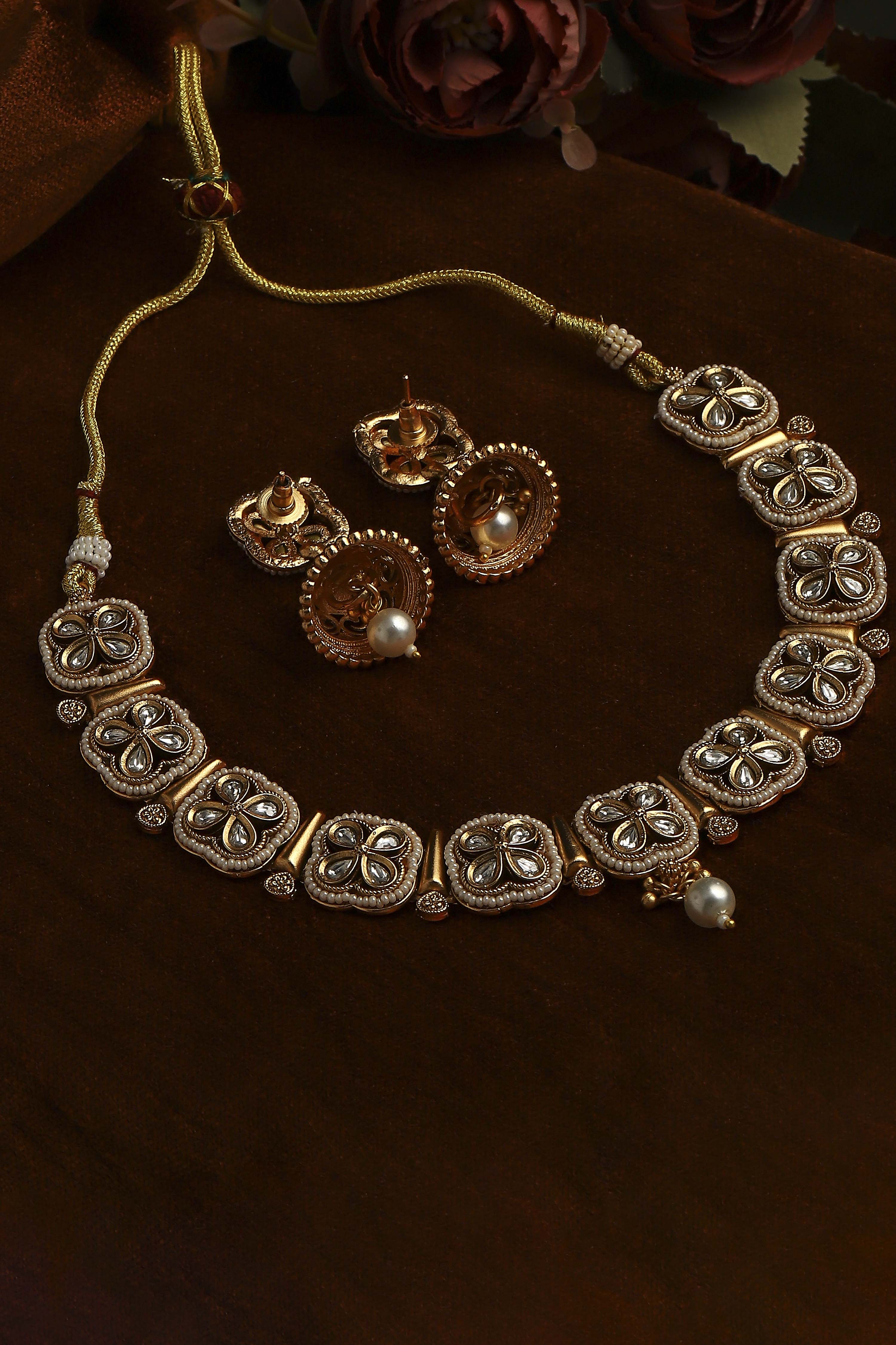 White Necklace Set image number 2