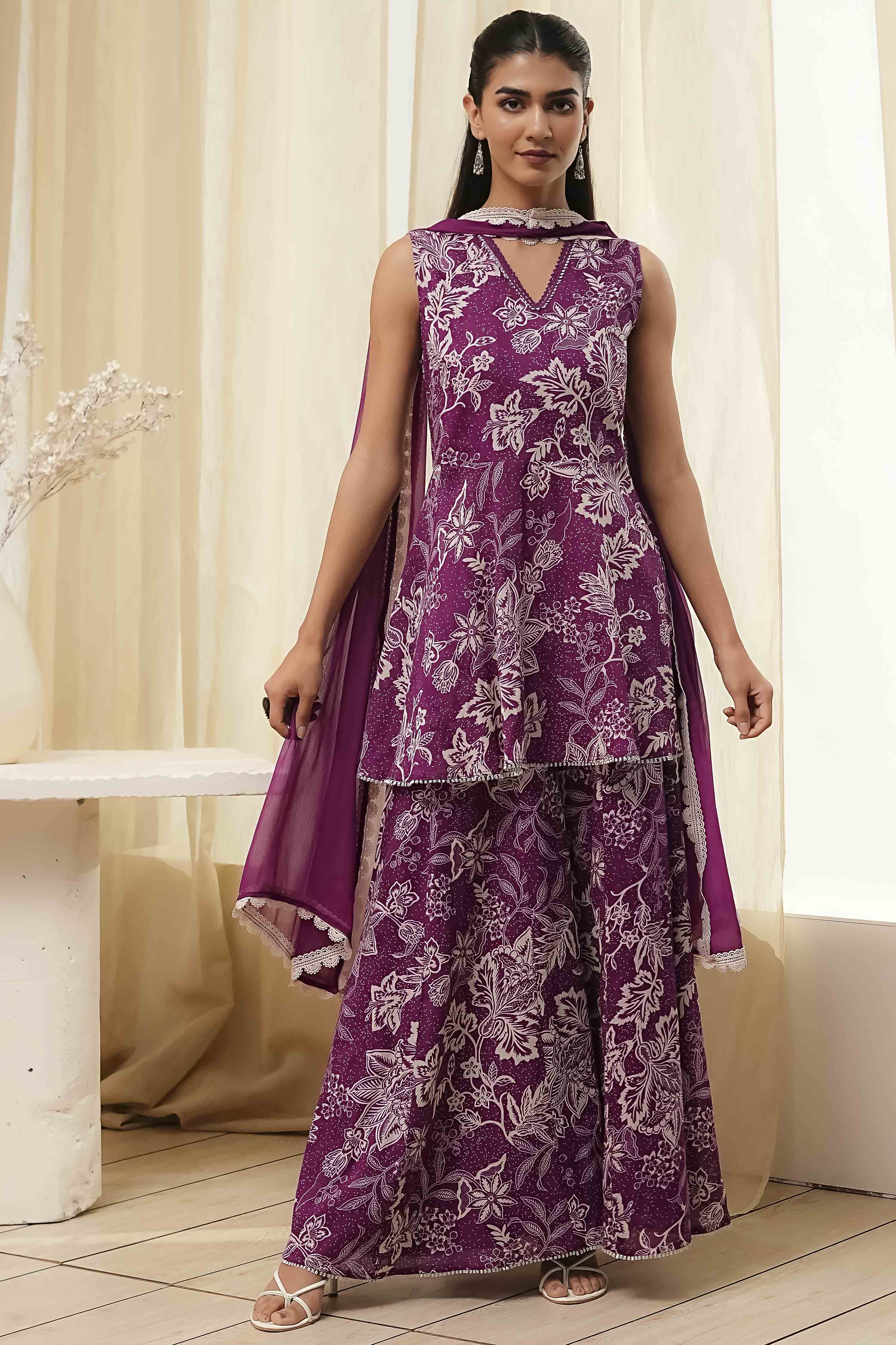 Green Cotton Floral Peplum Suit Set image number 6