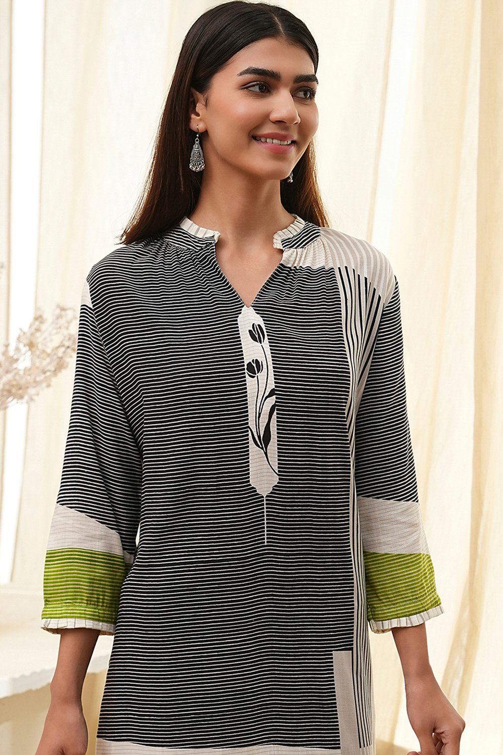 Black and Off-White Straight Printed Kurta Set image number 1