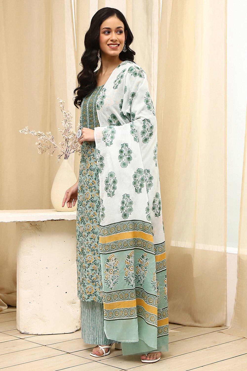 Green Cotton Screen Print Unstitched Suit Set image number 4