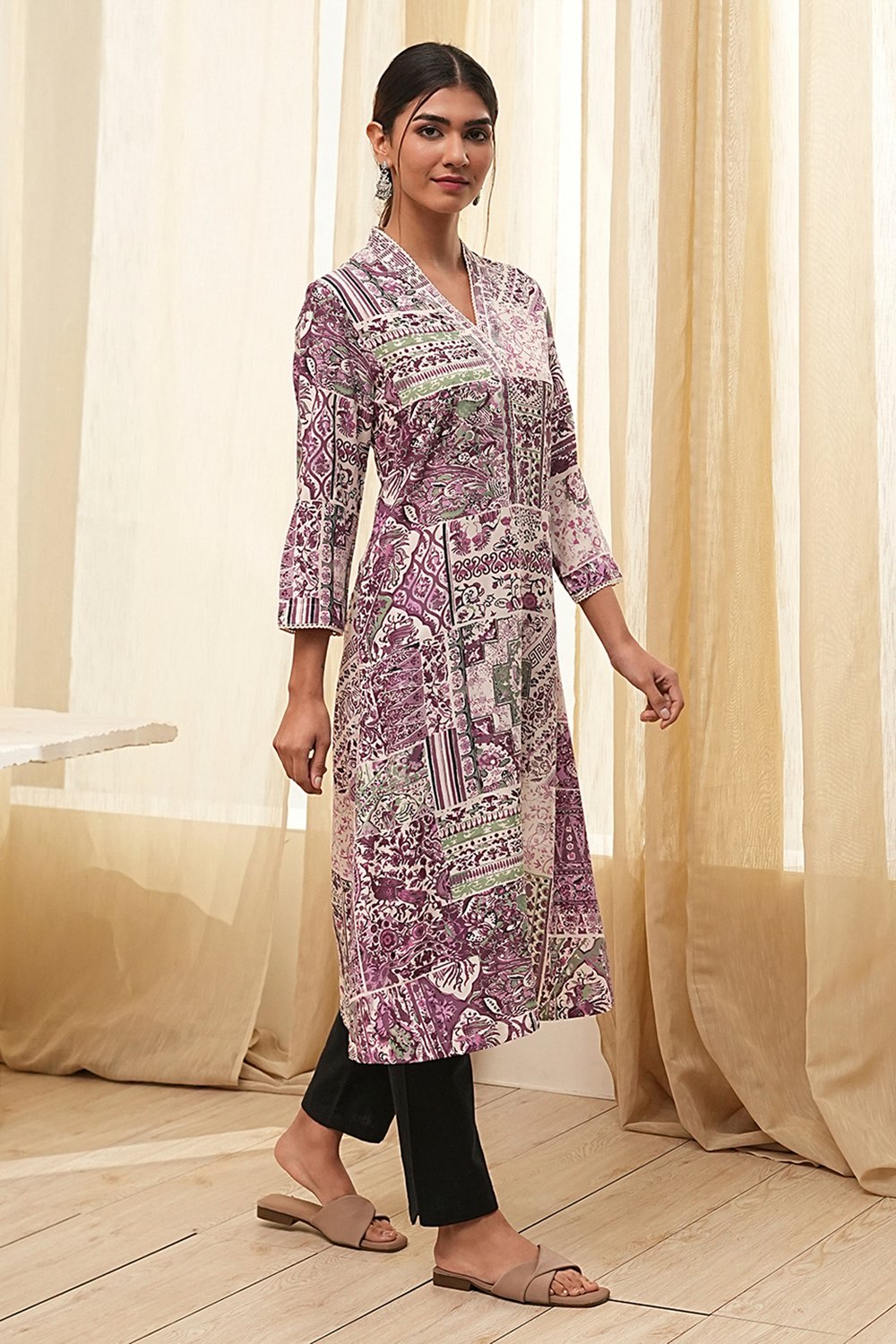 Plum and Off-White Printed Straight Kurta image number 4