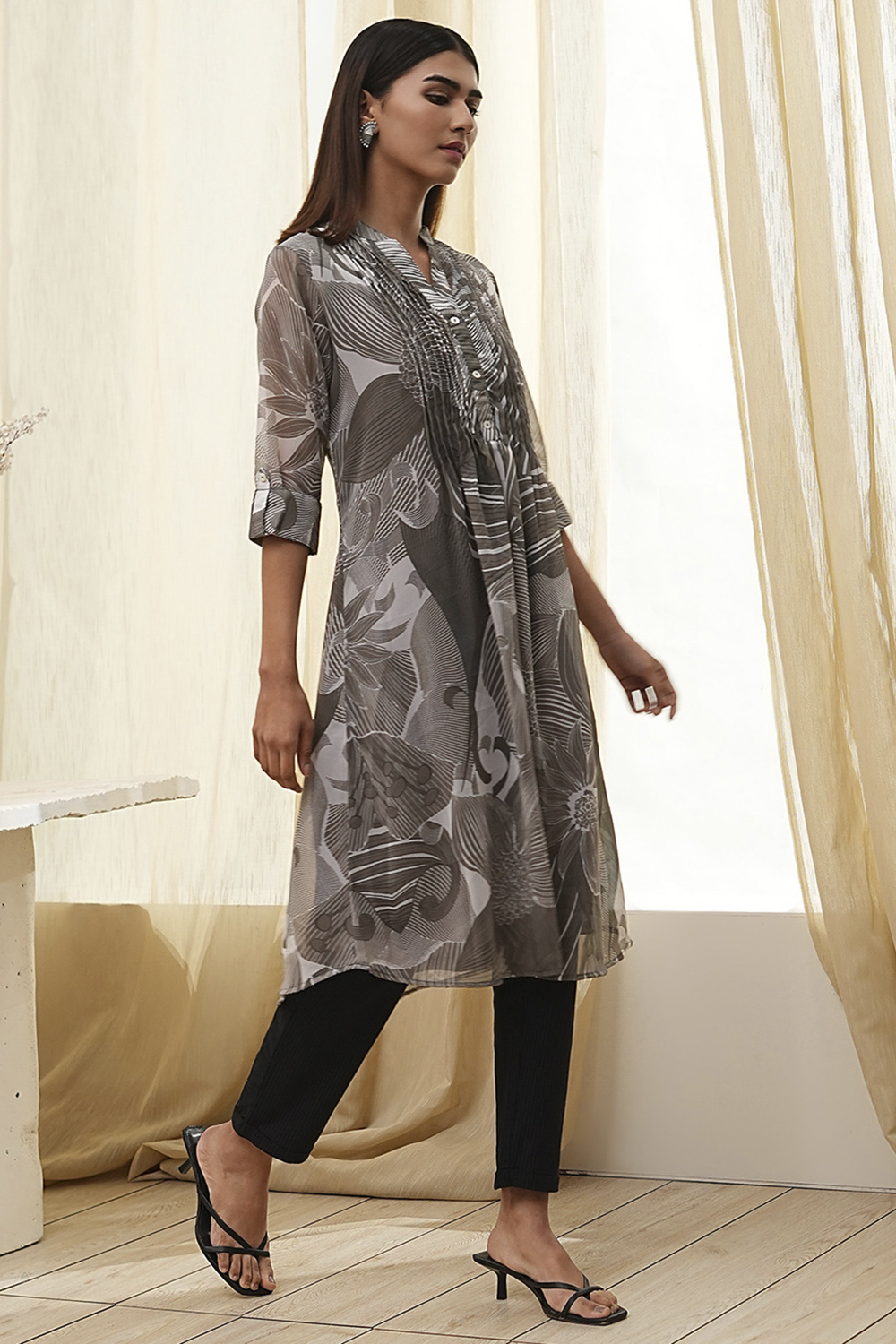 Blue Printed Pleated A-Line Kurta image number 4