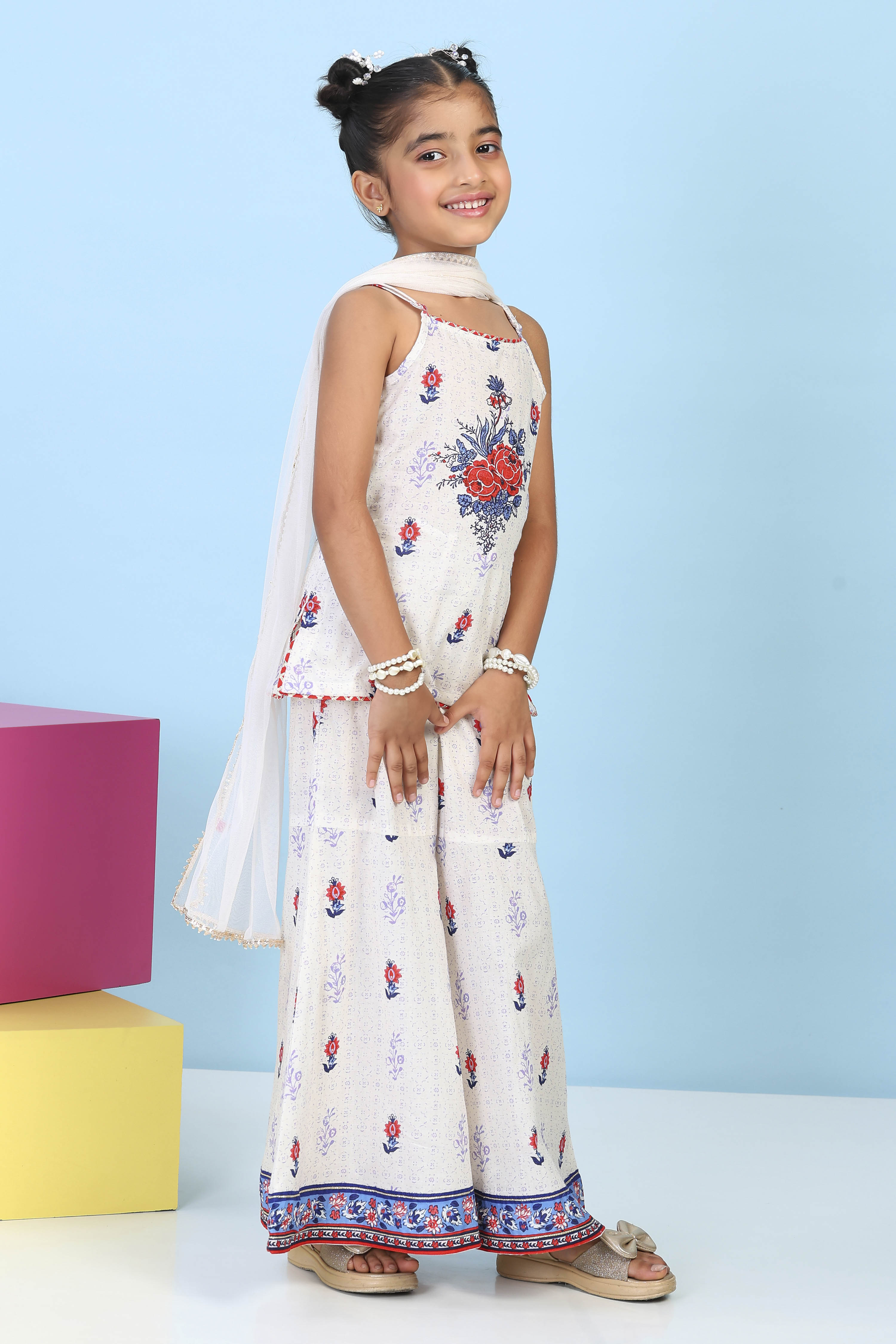Off White Cotton Printed Straight Suit Set image number 4