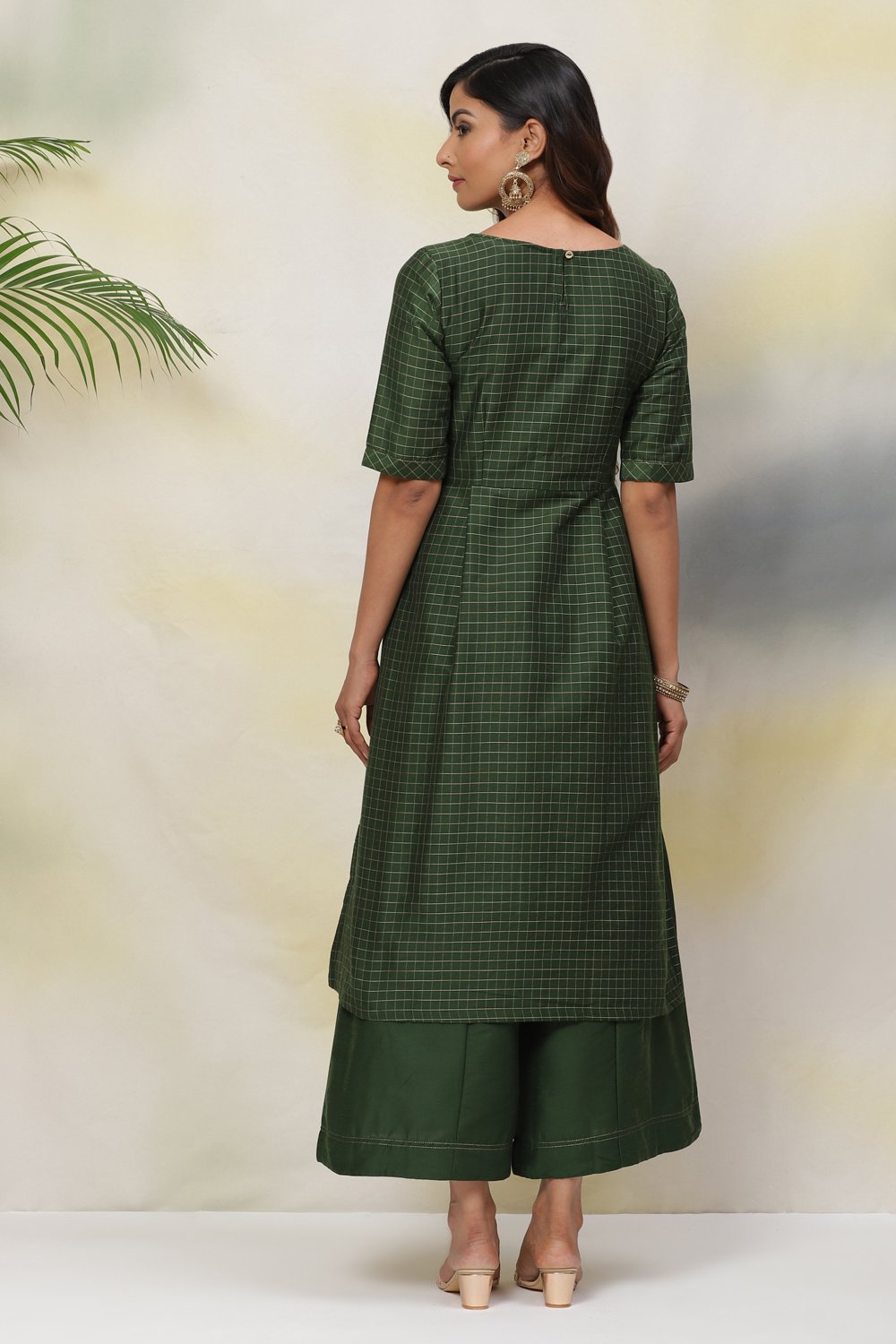 Green Flared Art Silk Fusion Wear 2 Piece Set image number 6