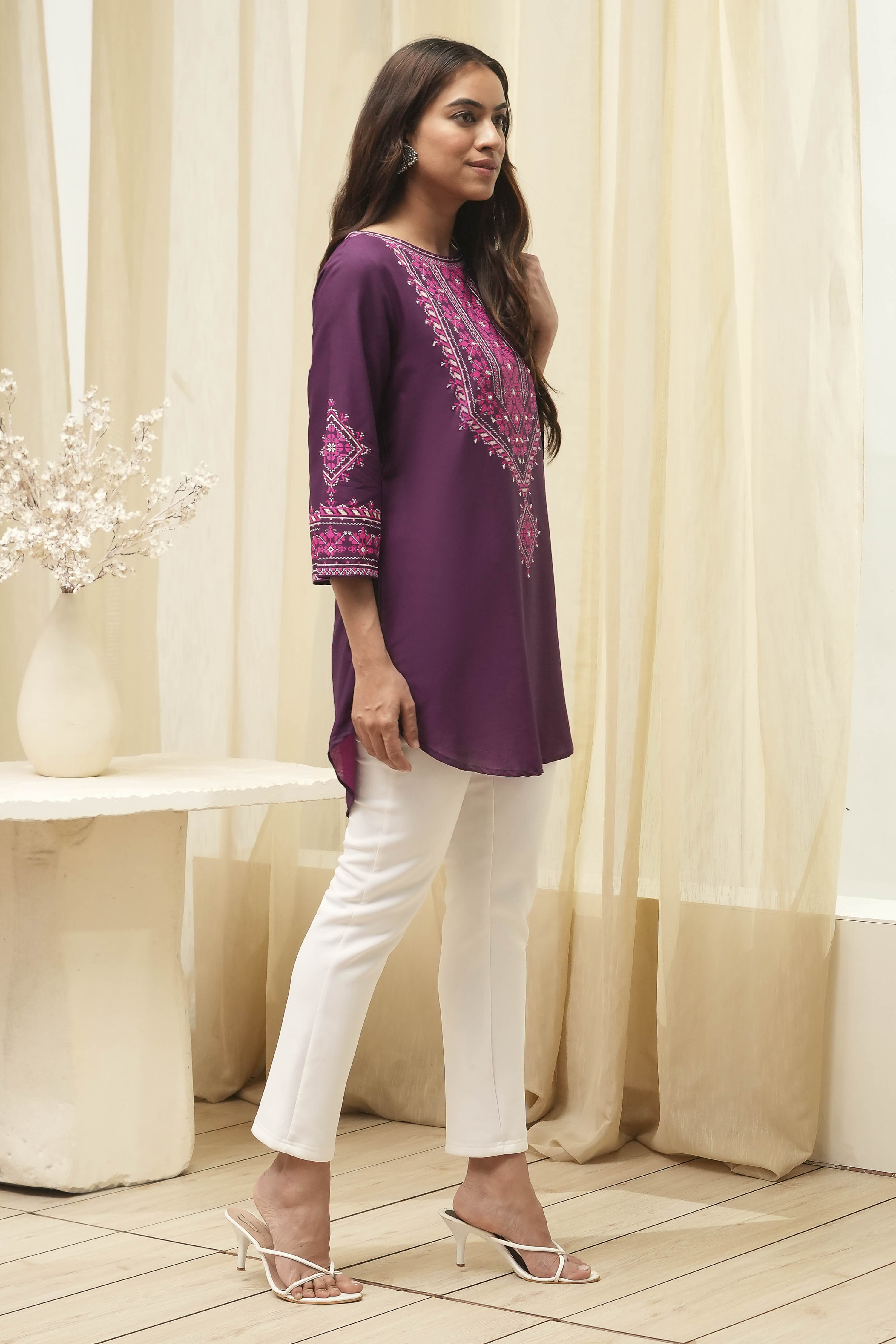 Purple Printed Straight Short Kurta image number 5