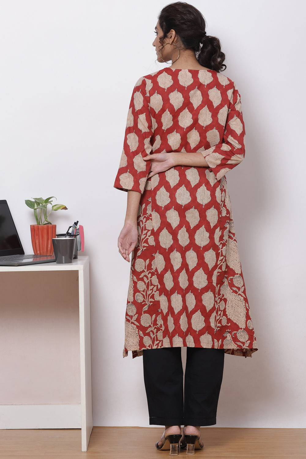 Terracotta Cotton Straight Kurta image number 4