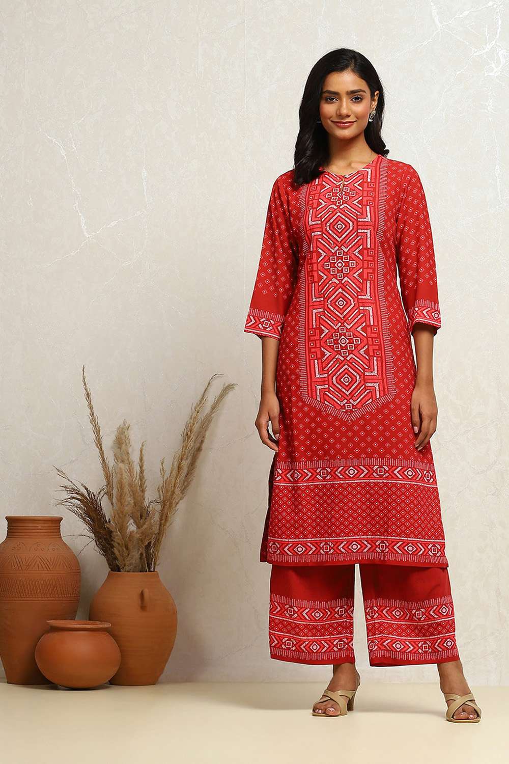 Red Crepe Printed Straight Kurta Set image number 6