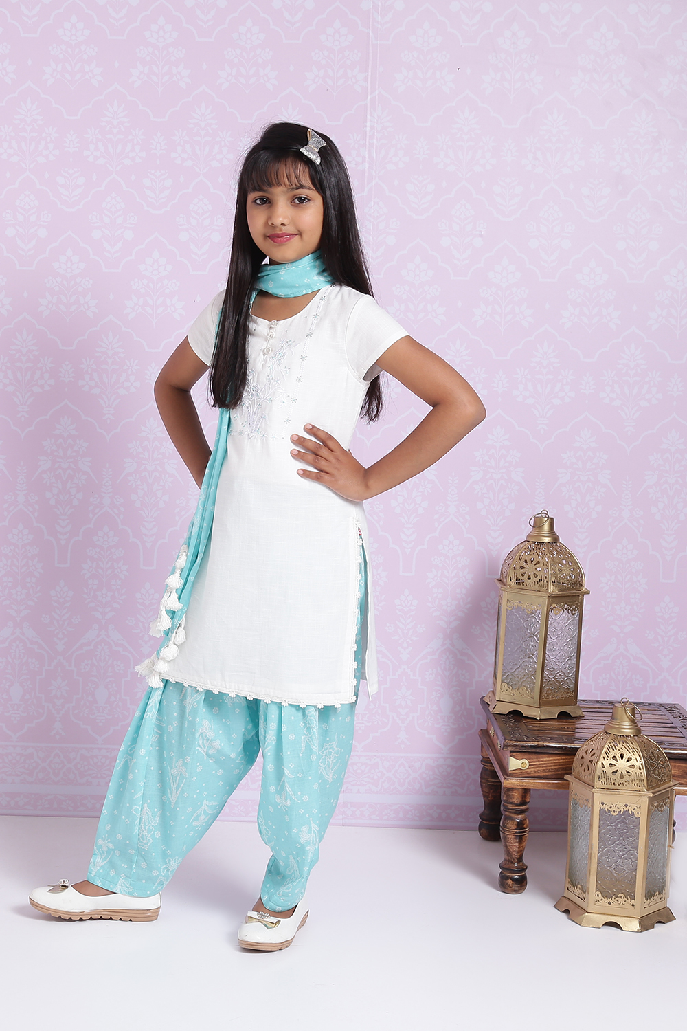 Off White Cotton Straight Kurta Patiyala Salwar Suit Set image number 2