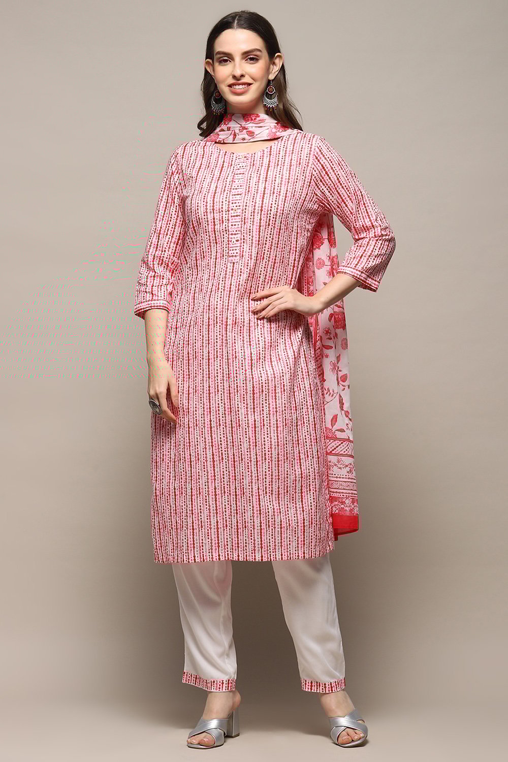 White Red Cotton Straight Suit Set image number 7