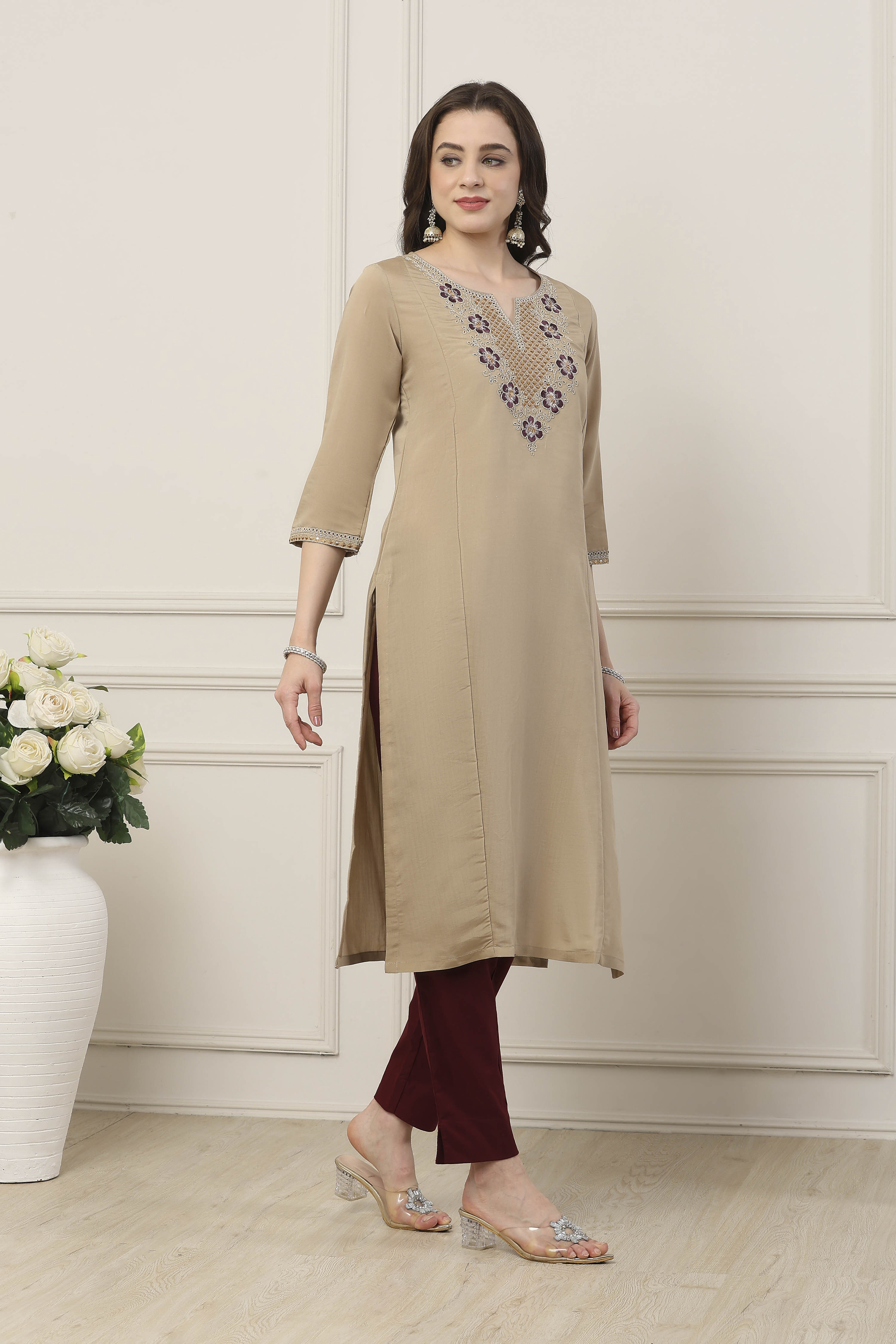 Beige Polyester Blend Straight Dyed Kurta image number 4