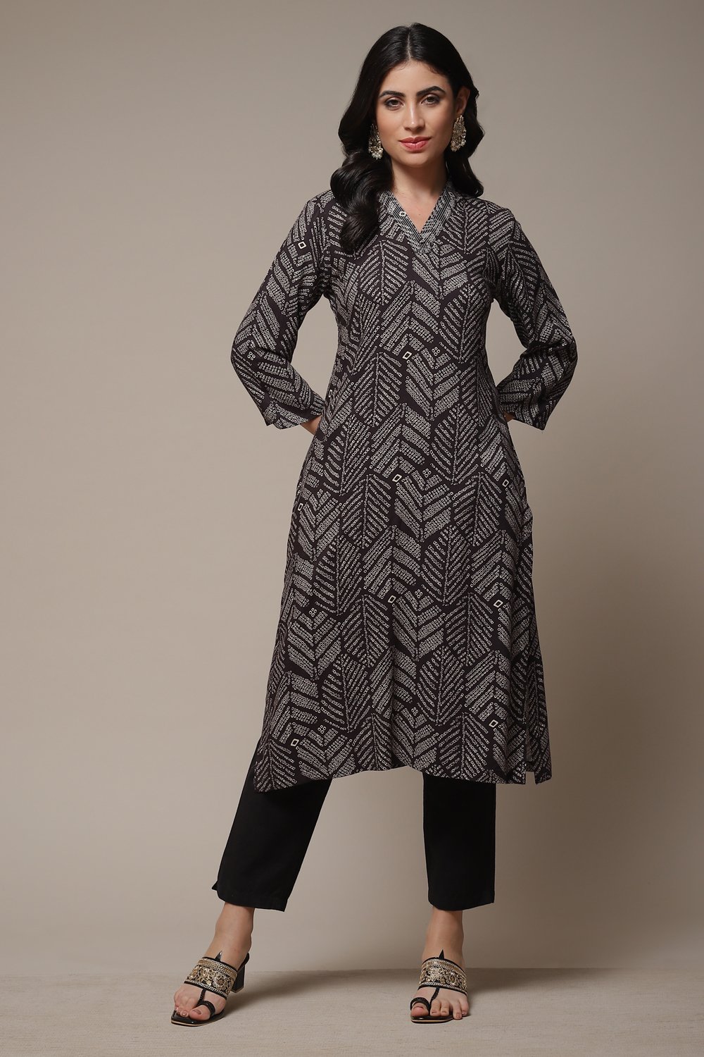 Beige LIVA Straight Printed Kurta image number 1
