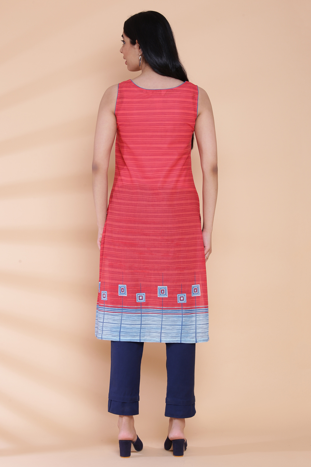 Red Cotton Sleeveless Printed Kurta image number 5