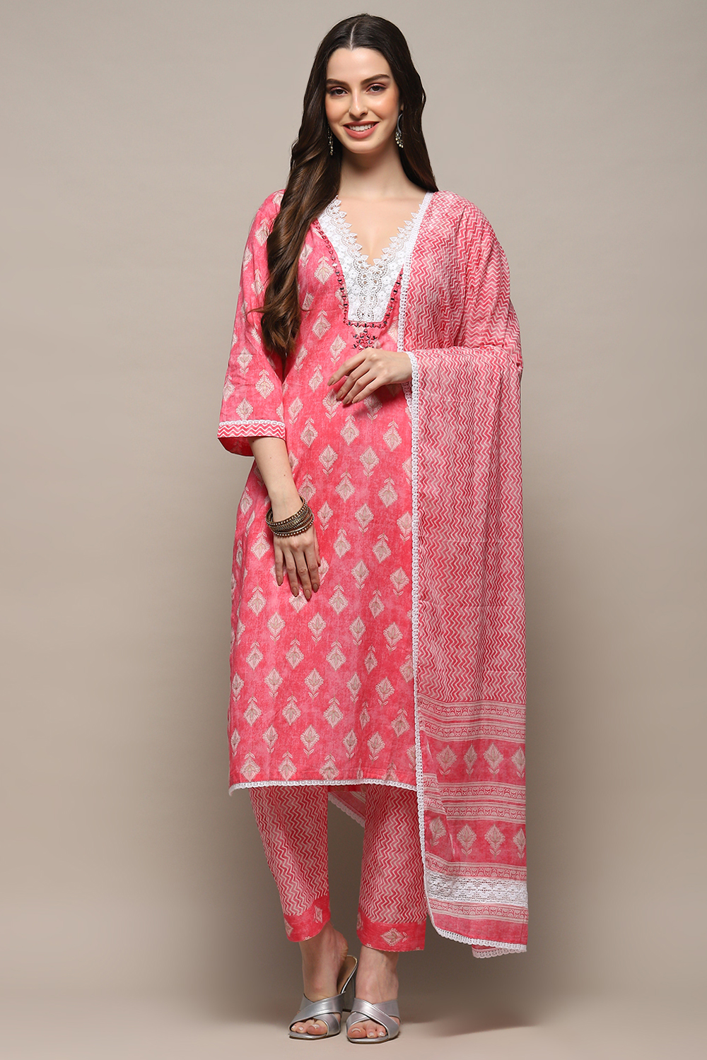 Pink Cotton Unstitched Suit set image number 8