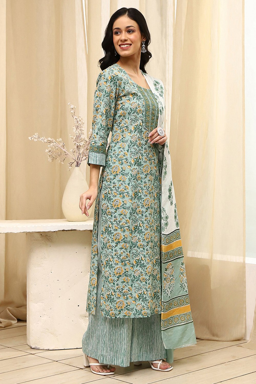 Green Cotton Screen Print Unstitched Suit Set image number 5