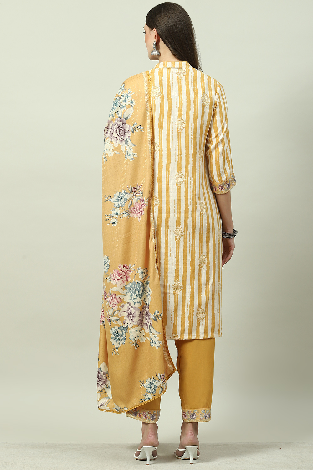 Mustard Viscose Straight Kurta Pants Suit Set image number 4