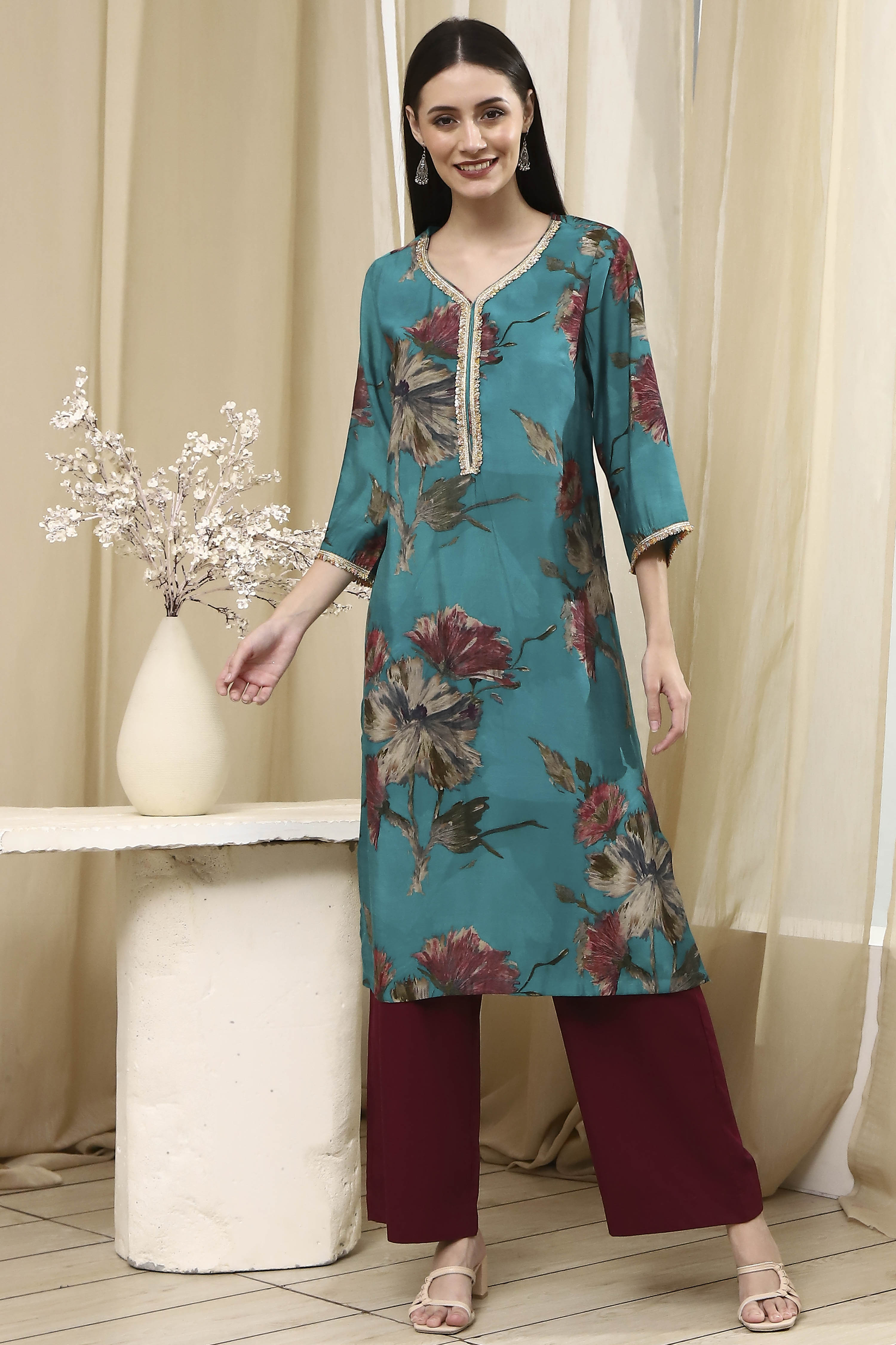 Blue Floral Printed Straight Kurta image number 5