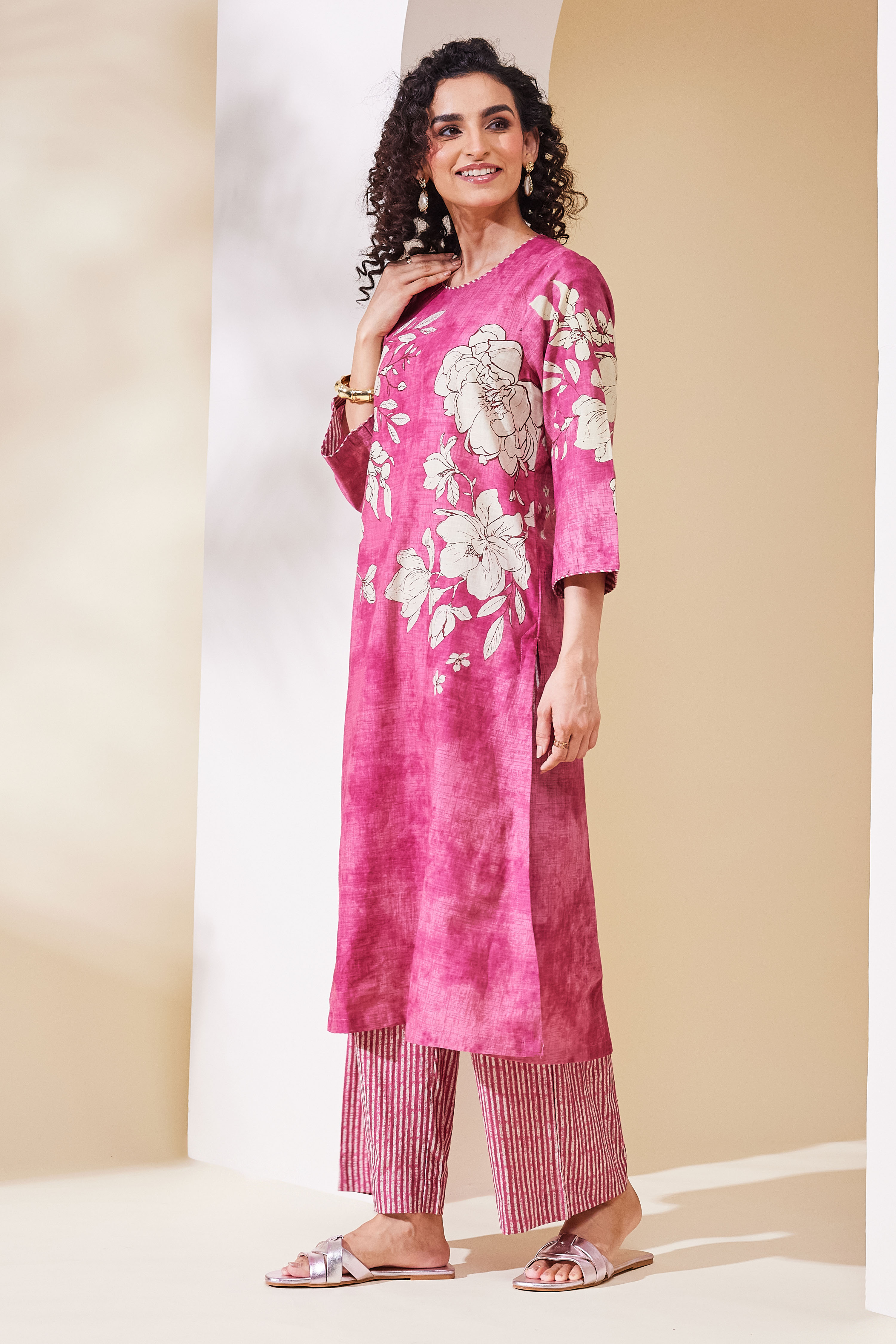 Indigo Blue Cotton Floral Straight Kurta Set image number 3
