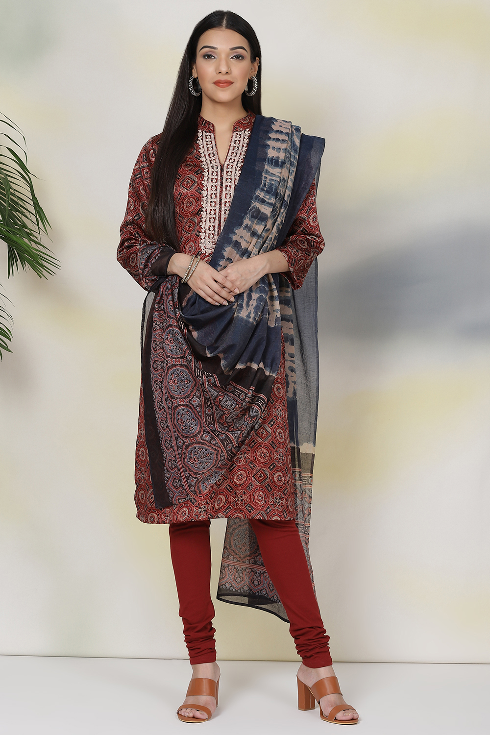 Maroon Art Silk Straight Kurta Churidar Suit Set image number 4