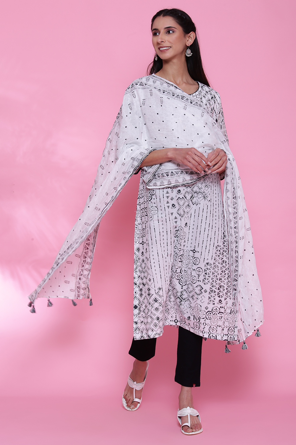 Black Cotton Straight Printed Kurta image number 4