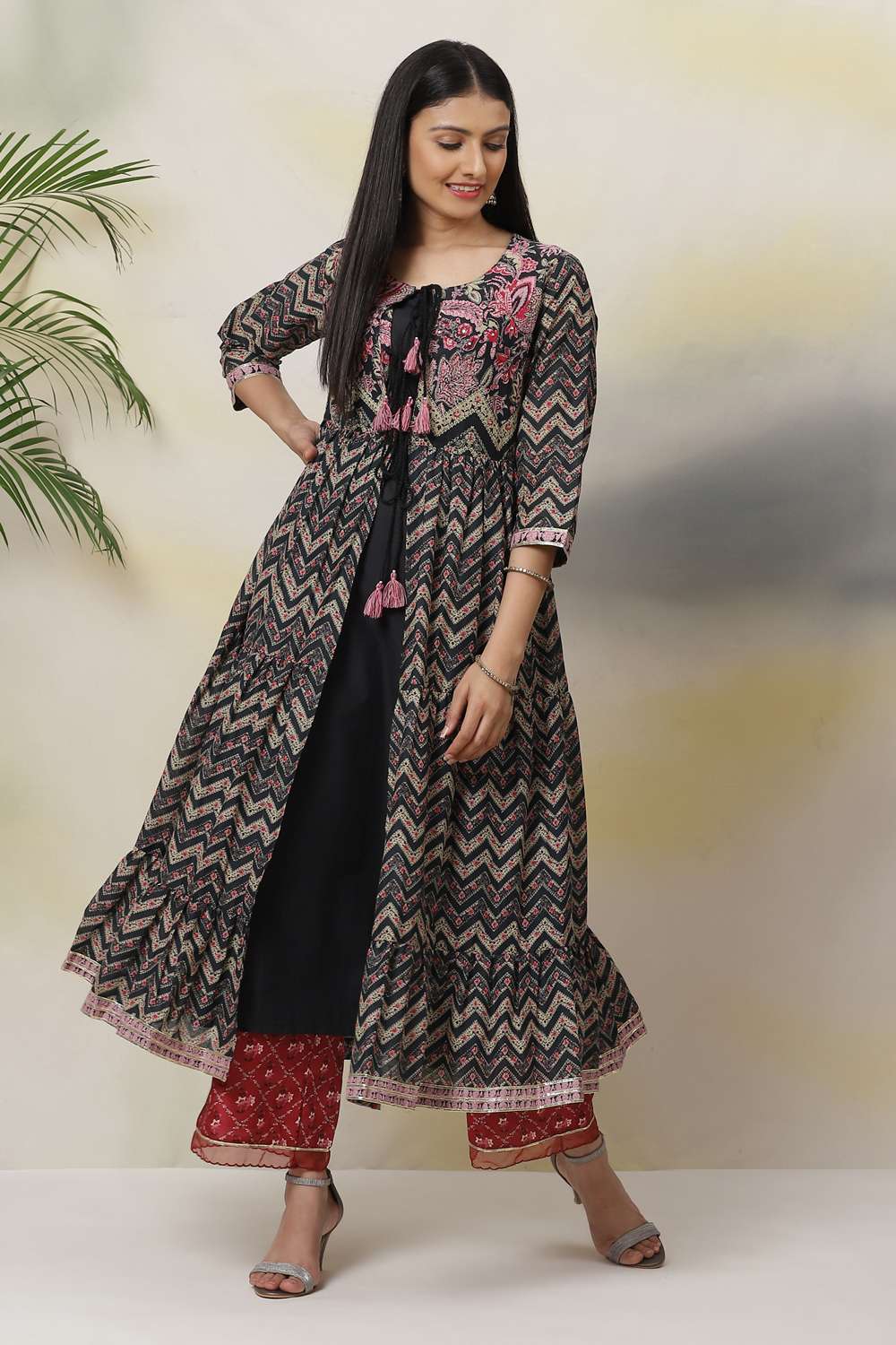 Black Flared Cotton Printed Kurta image number 2